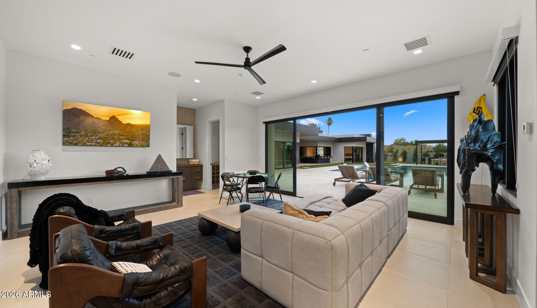 DESERT HILLS - Residential