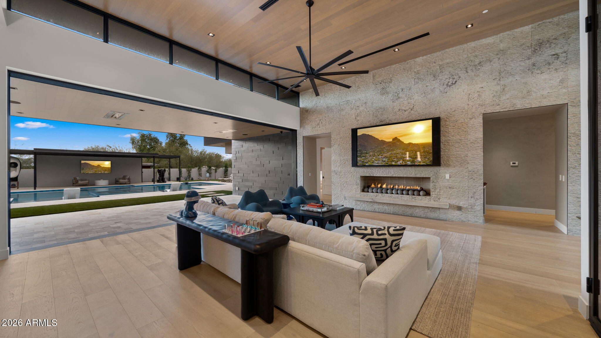 DESERT HILLS - Residential