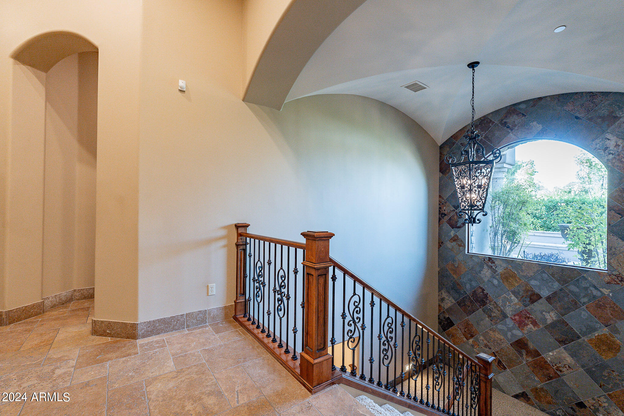 CIRCLE G 2 - Residential