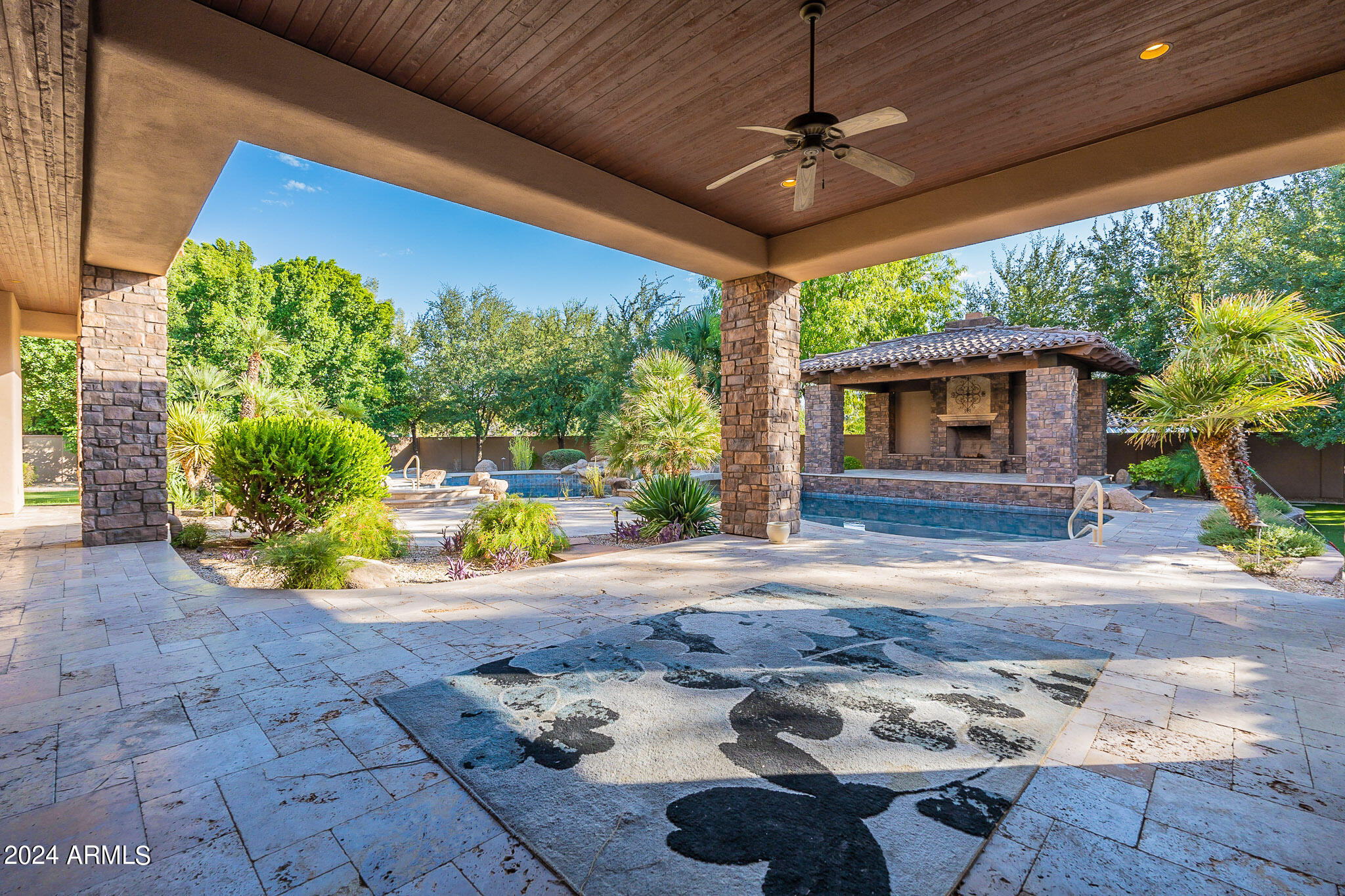 CIRCLE G 2 - Residential