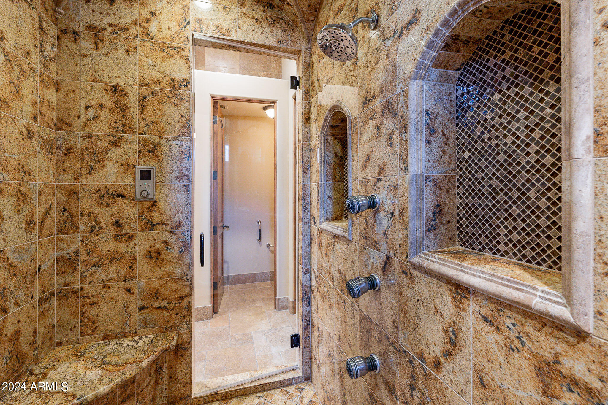 CIRCLE G 2 - Residential