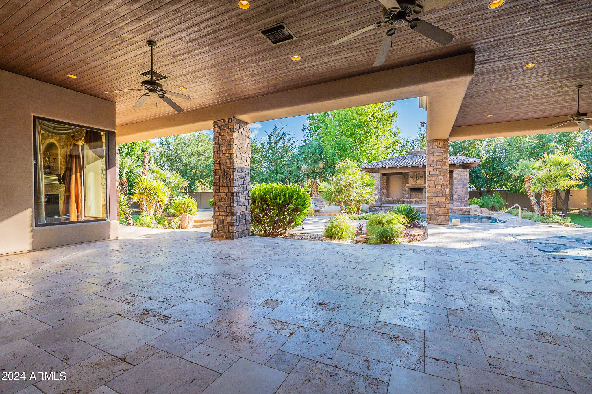 CIRCLE G 2 - Residential