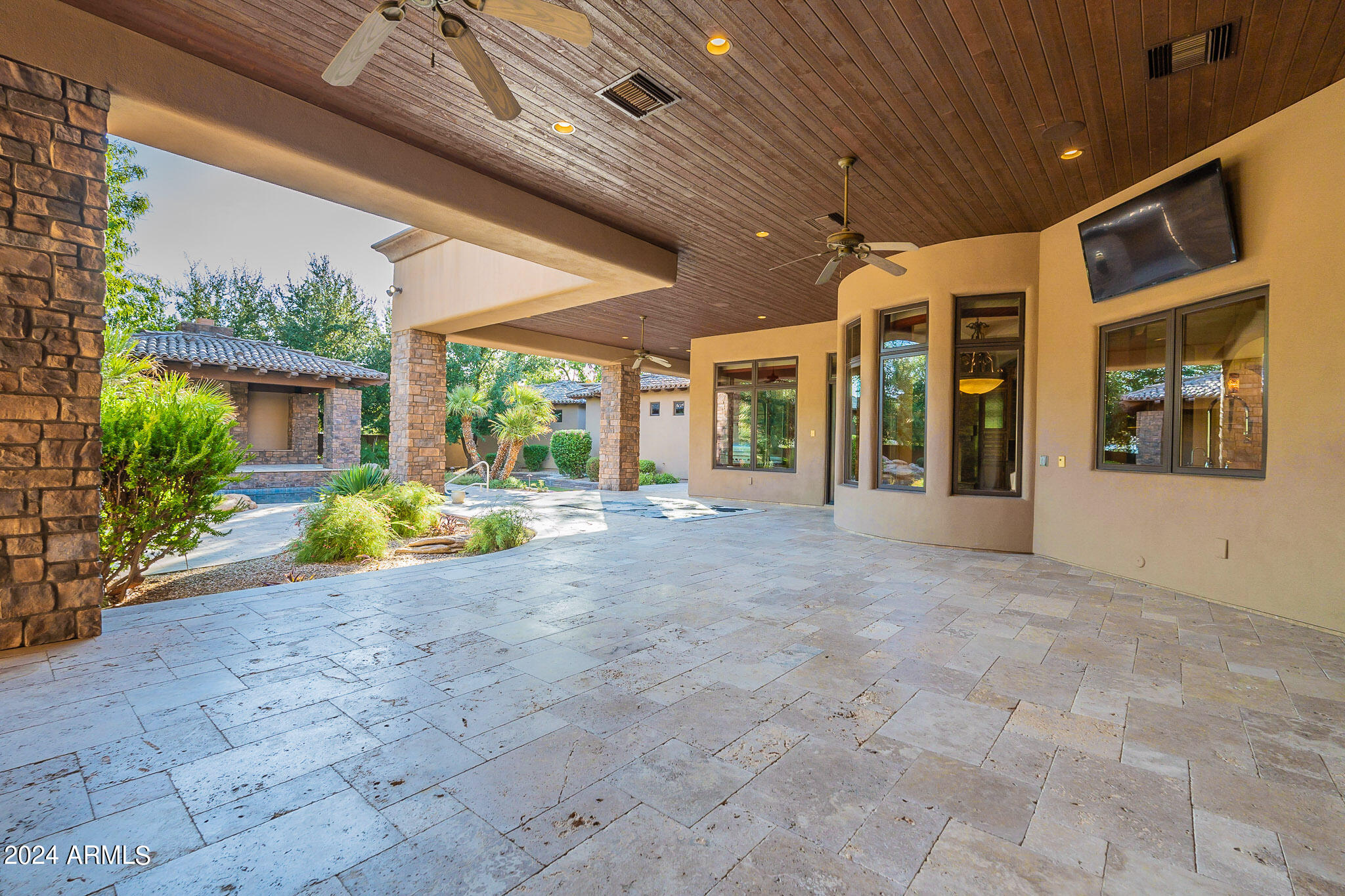 CIRCLE G 2 - Residential