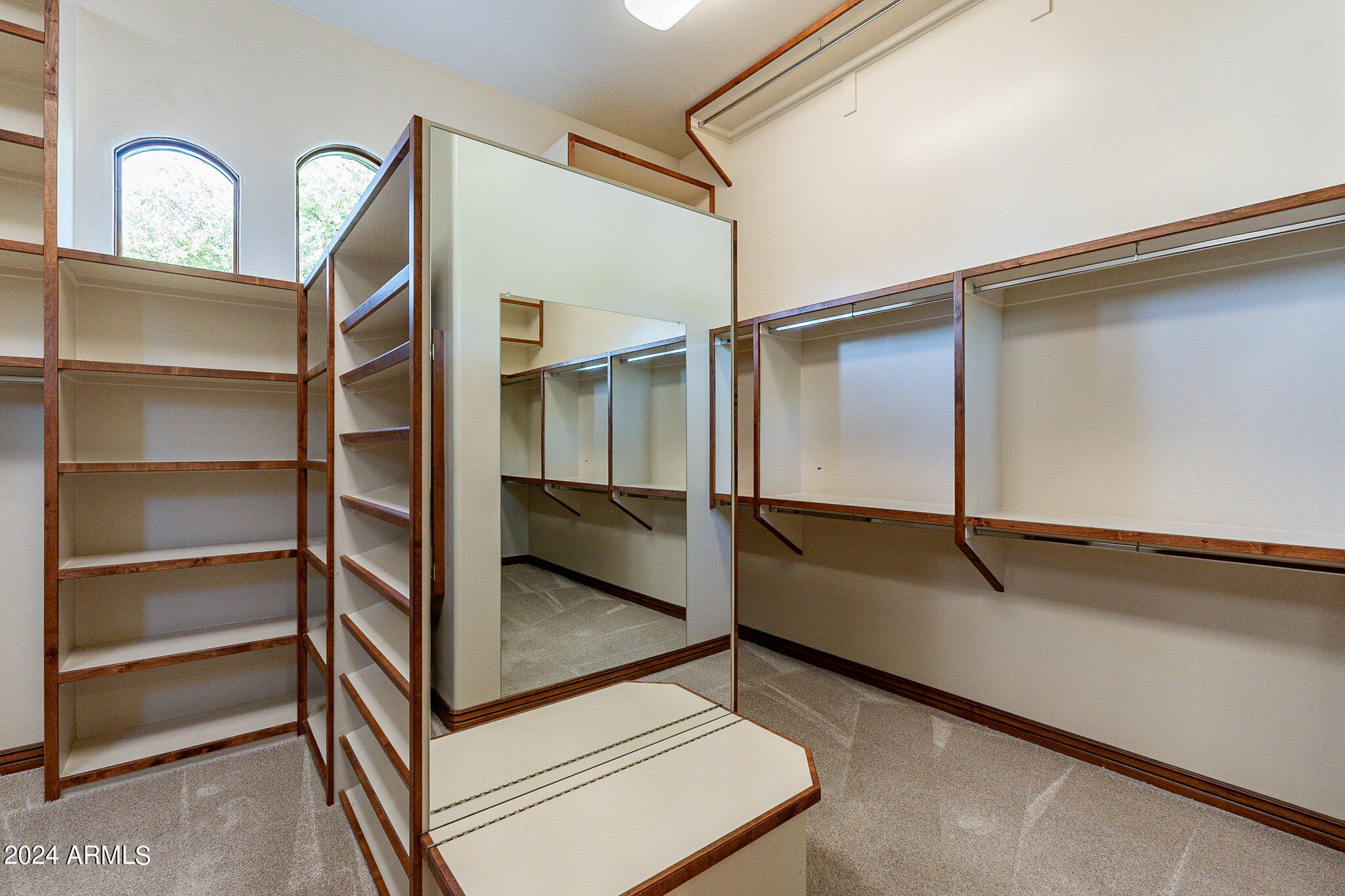 CIRCLE G 2 - Residential