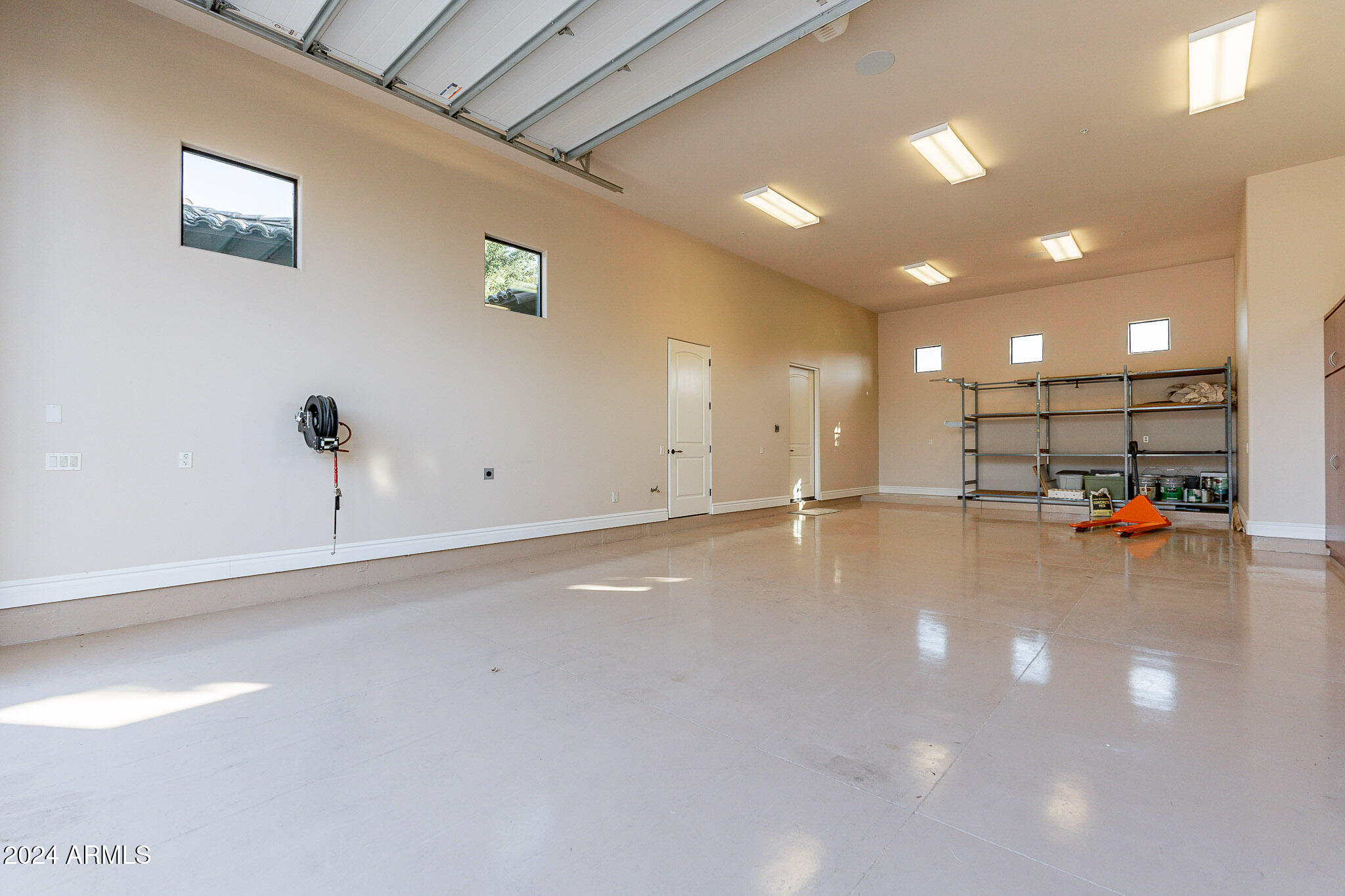 CIRCLE G 2 - Residential