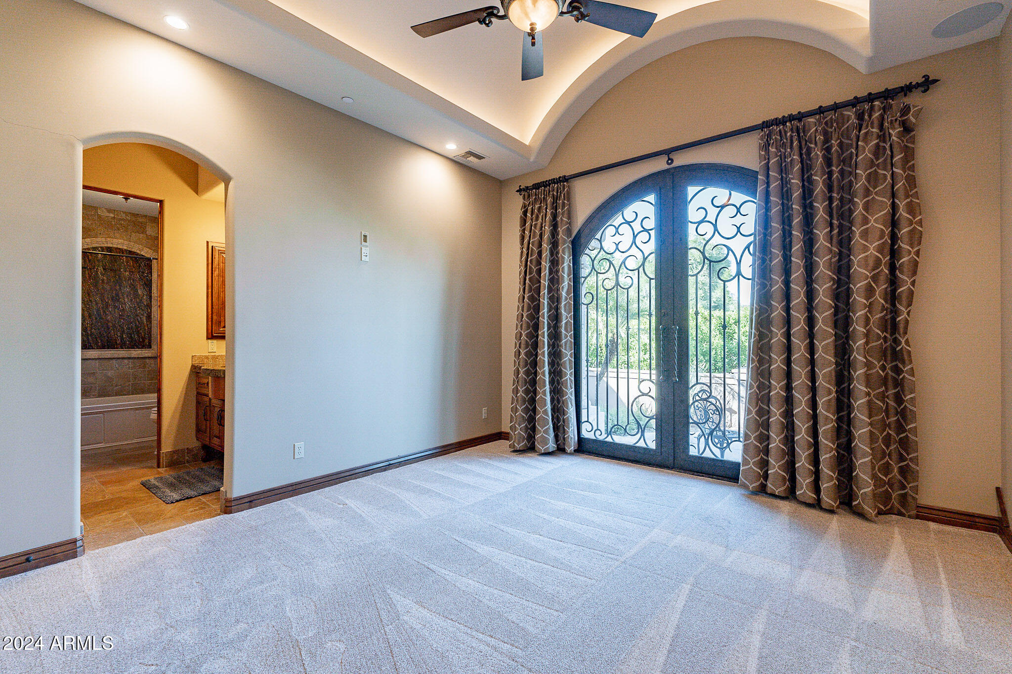 CIRCLE G 2 - Residential