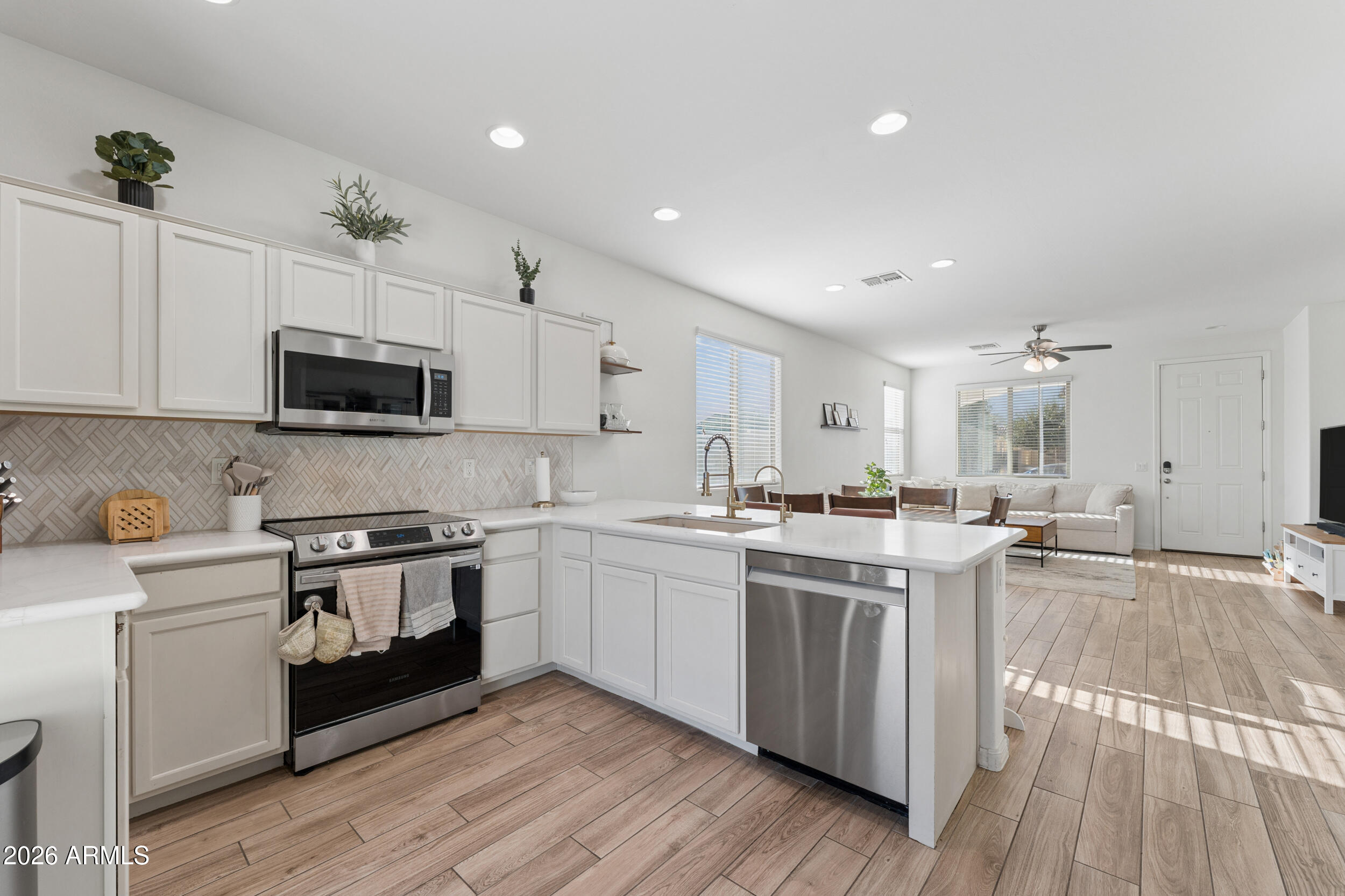 3 J'S COUNTRY ESTATES - Residential