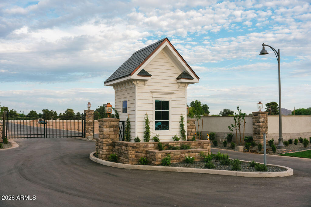 POWER & VIA DEL ORO - Land