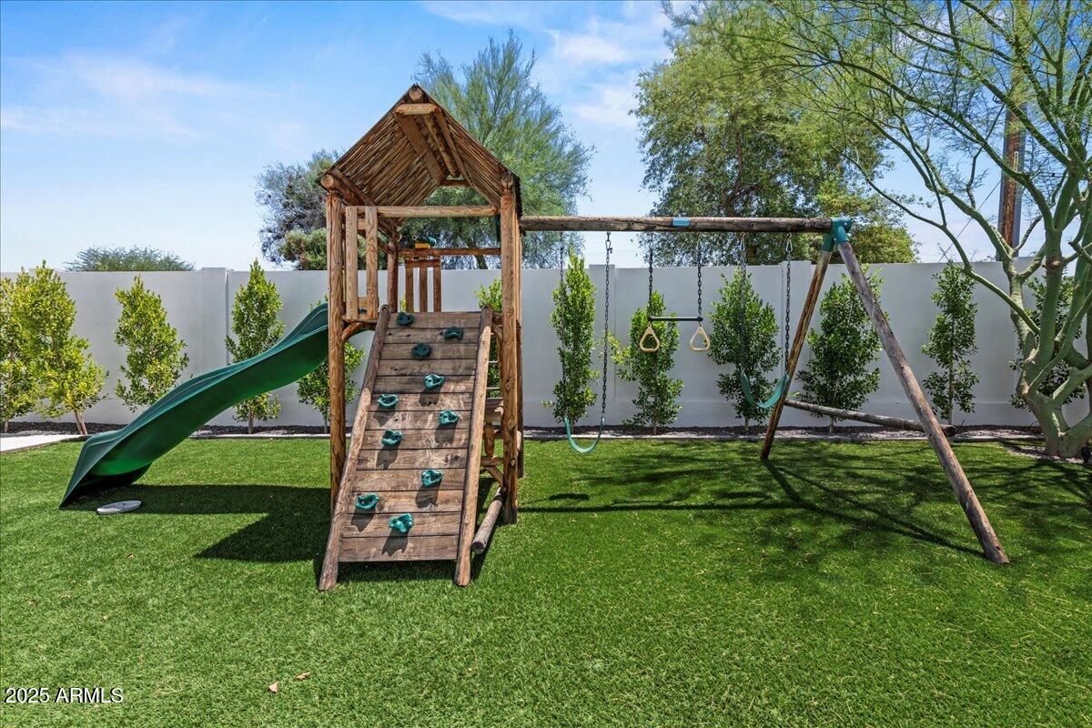PARK PARADISE 2 - Residential