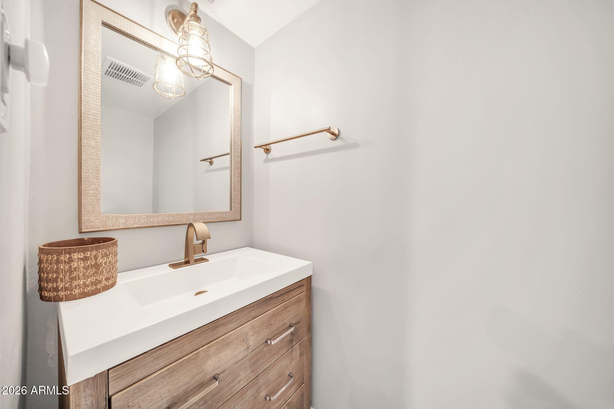 COLONY CAMELBACK - Residential