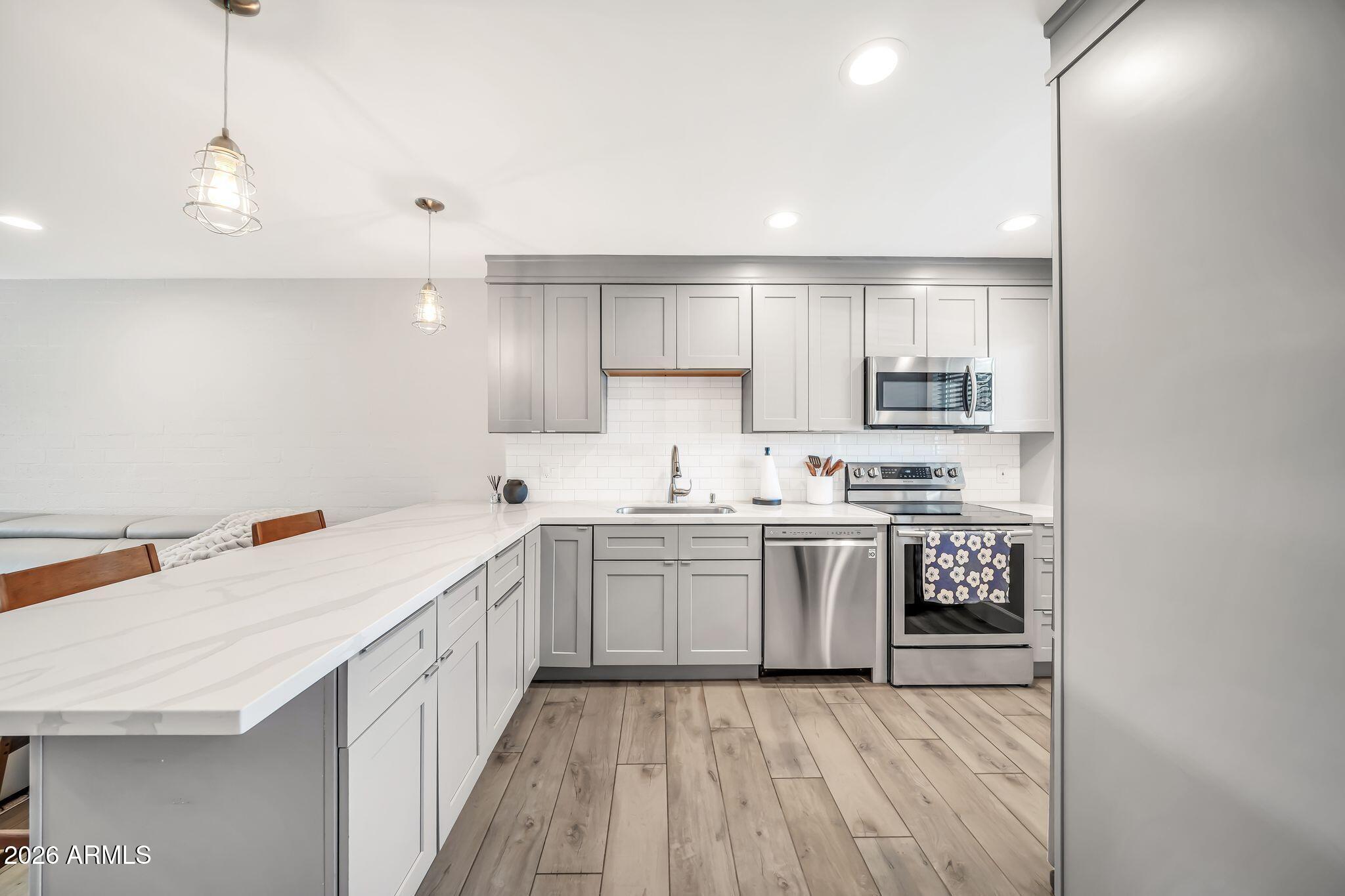 COLONY CAMELBACK - Residential