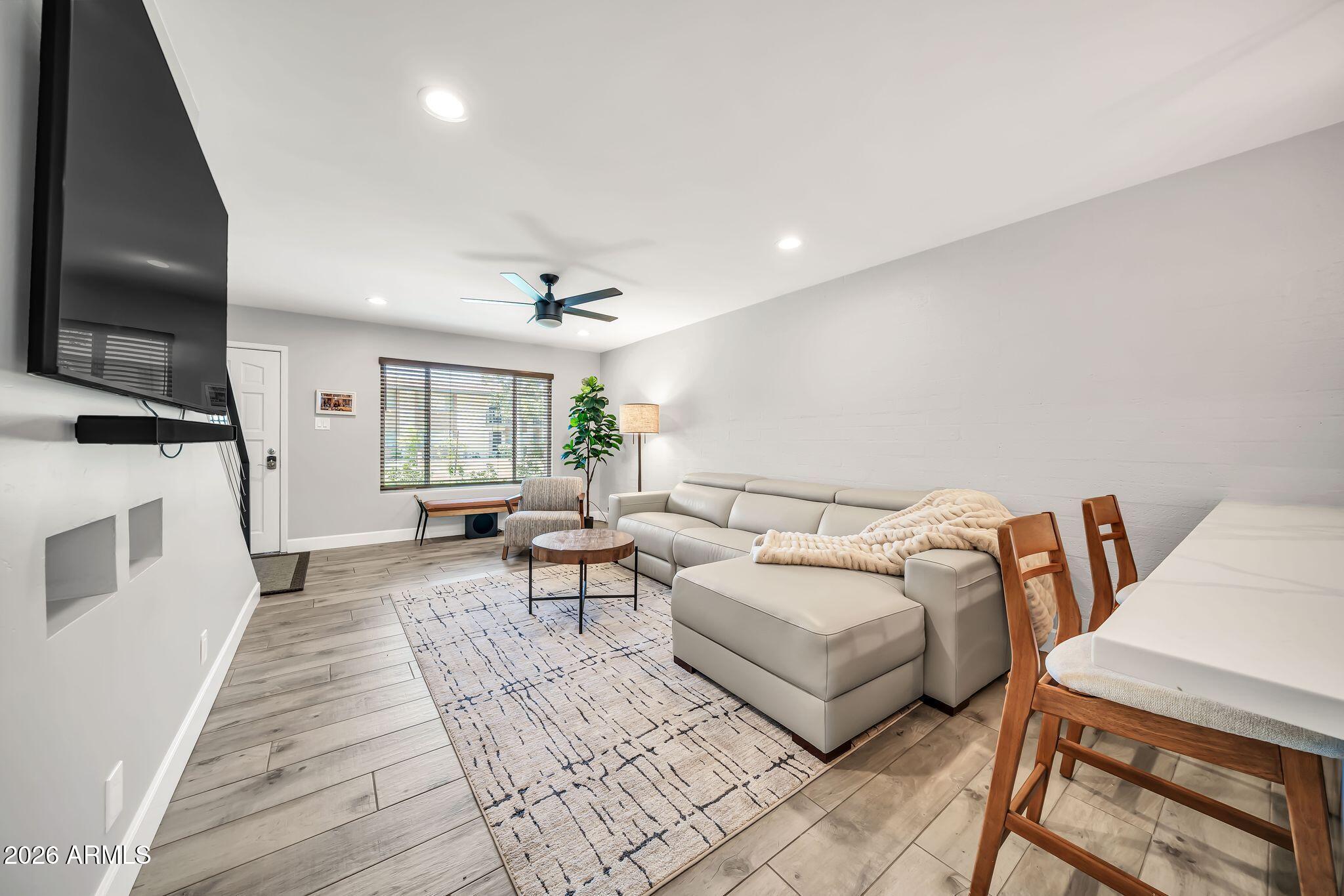 COLONY CAMELBACK - Residential