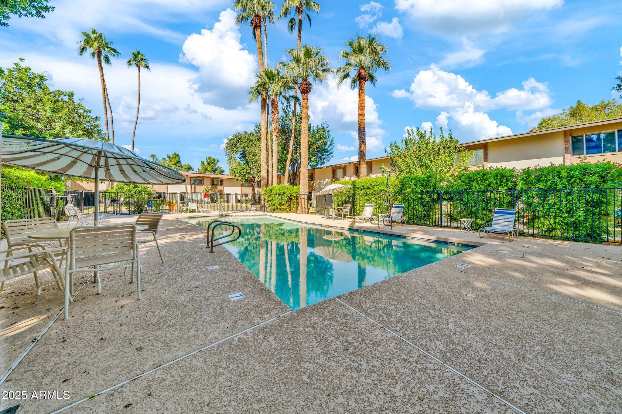 COLONY CAMELBACK - Residential