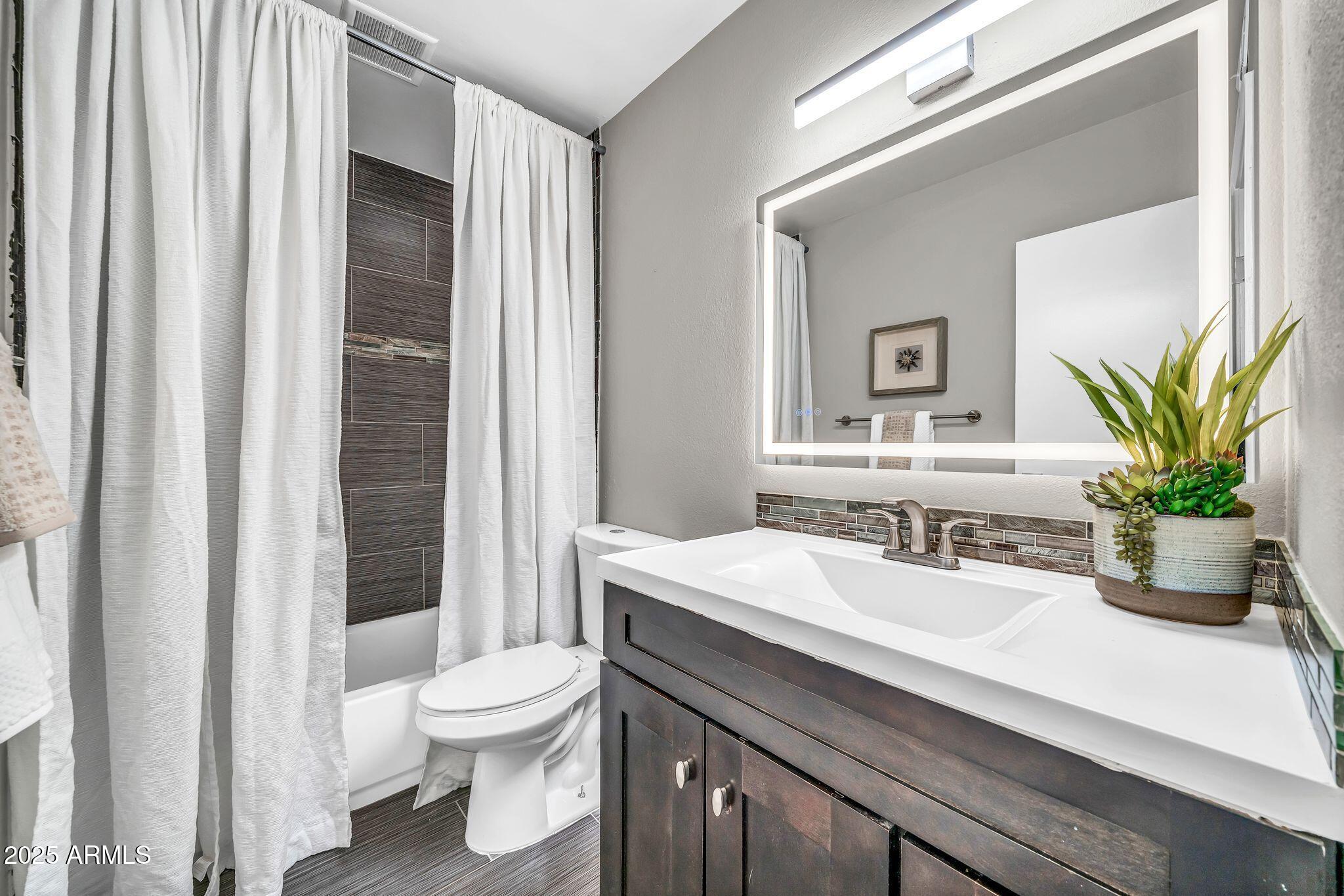 COLONY CAMELBACK - Residential