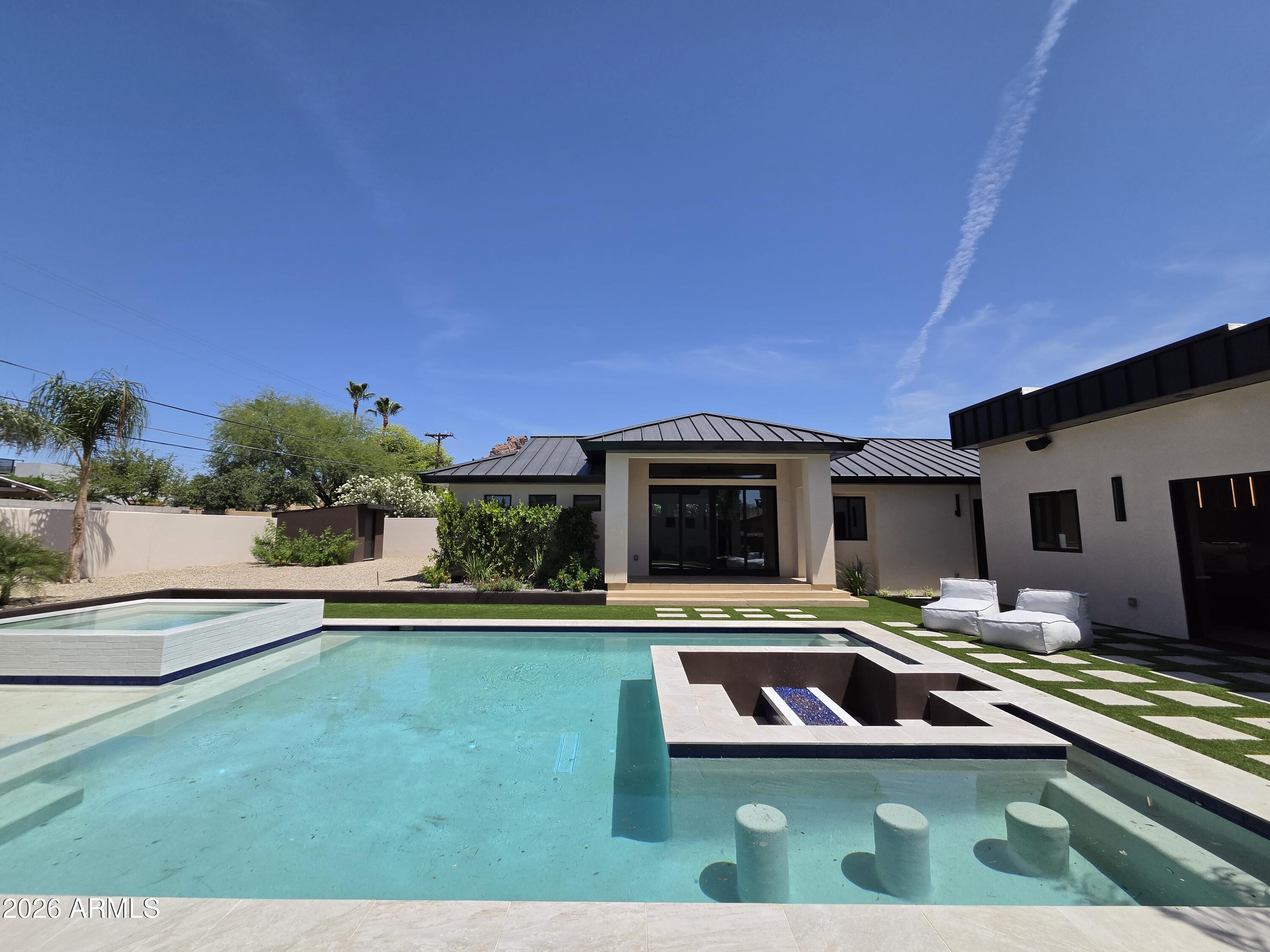 PARK PARADISE - Residential