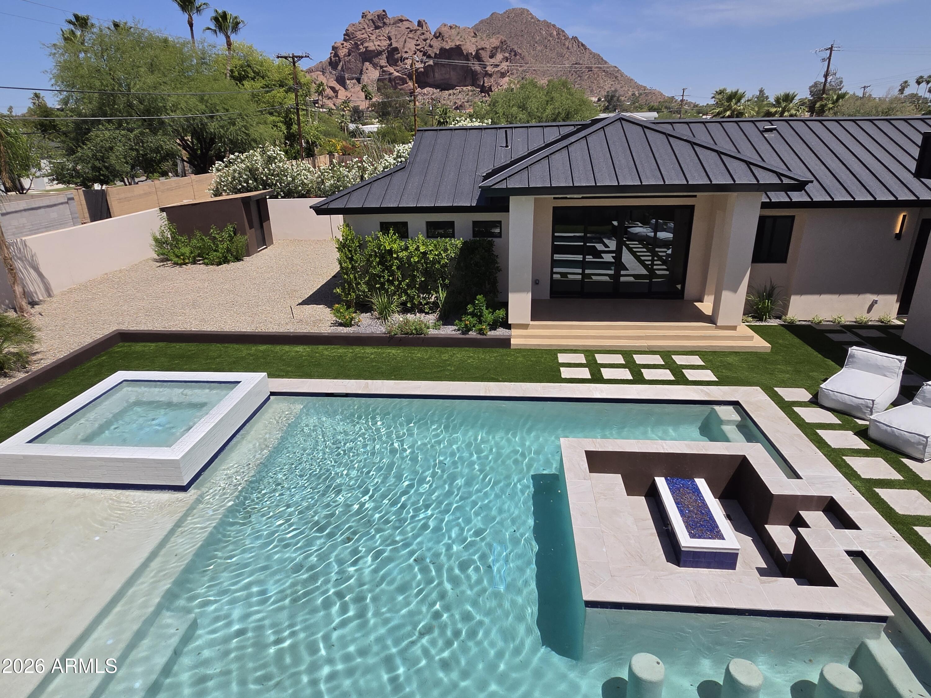 PARK PARADISE - Residential
