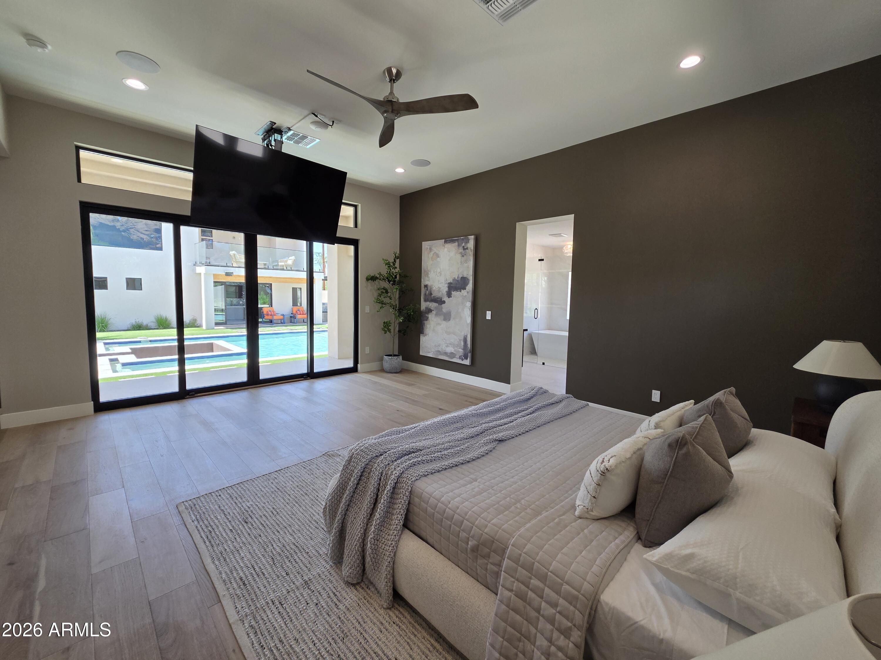 PARK PARADISE - Residential