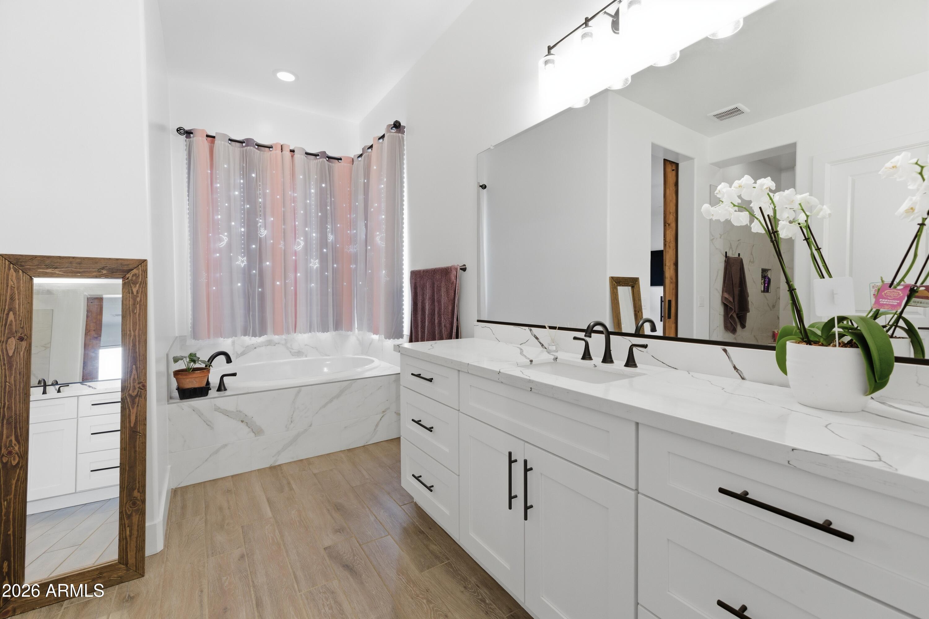 SAN YSIDRO ACRES - Residential