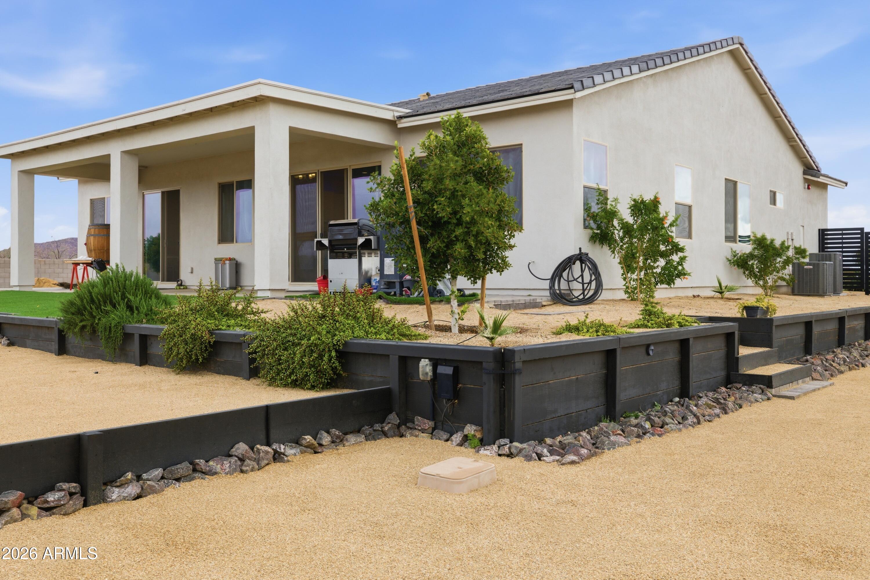 SAN YSIDRO ACRES - Residential