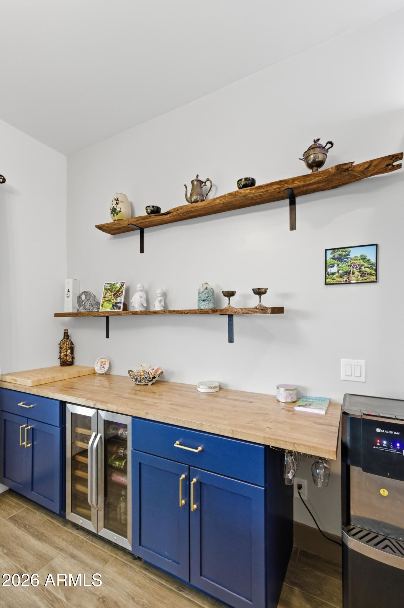 SAN YSIDRO ACRES - Residential