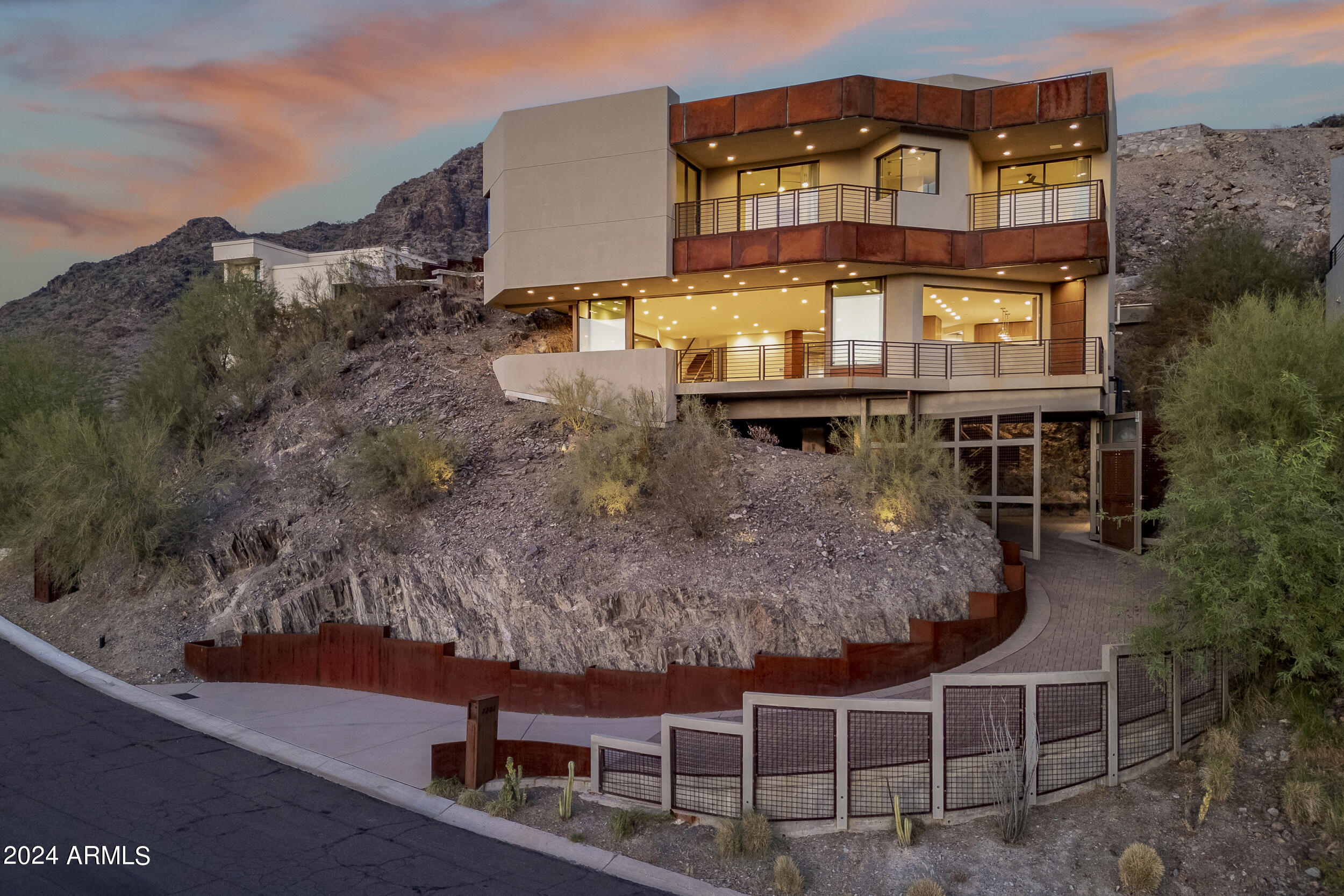 SQUAW PEAK FOOTHILLS - Residential