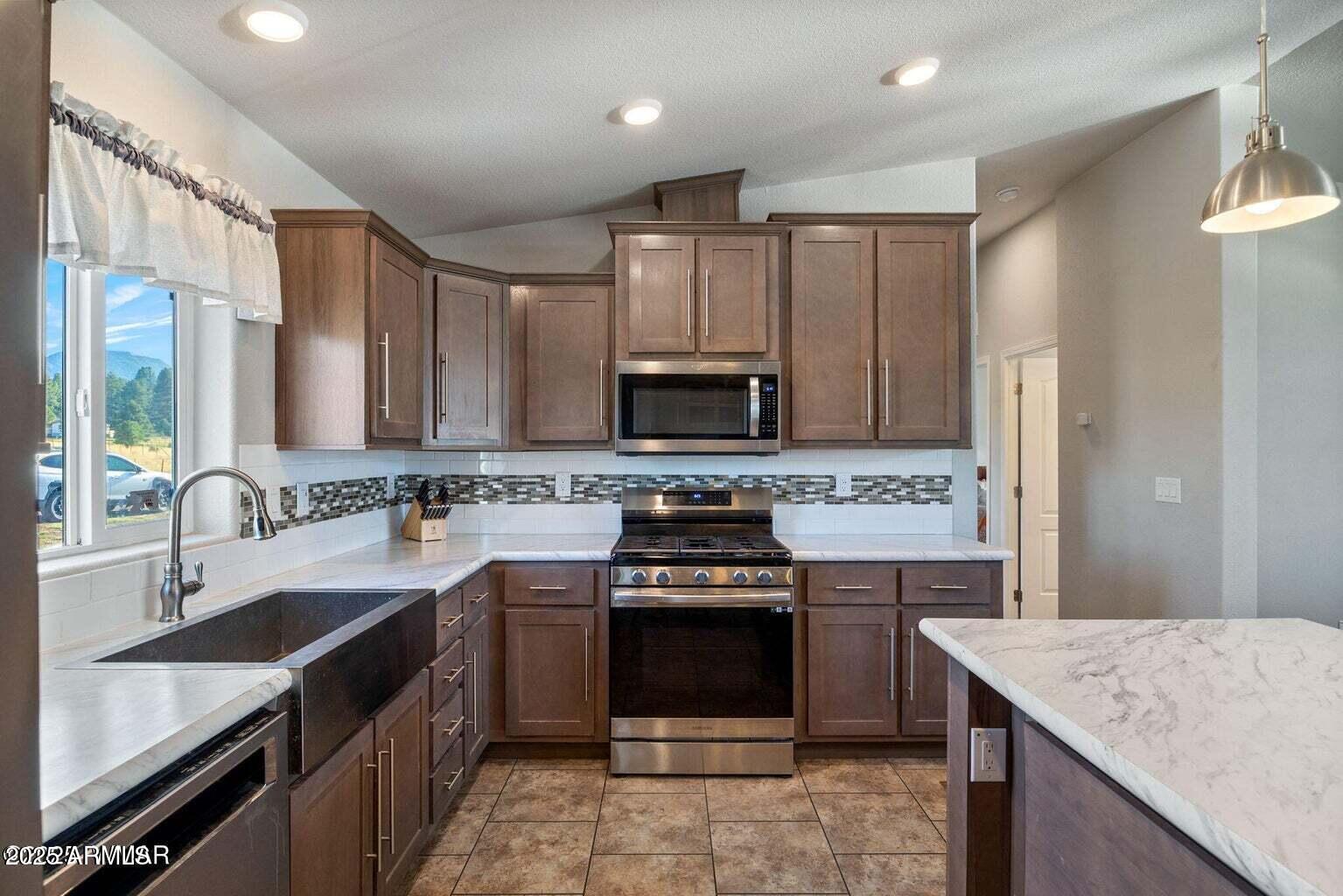 LUNA LAKE VILLAGE - Residential