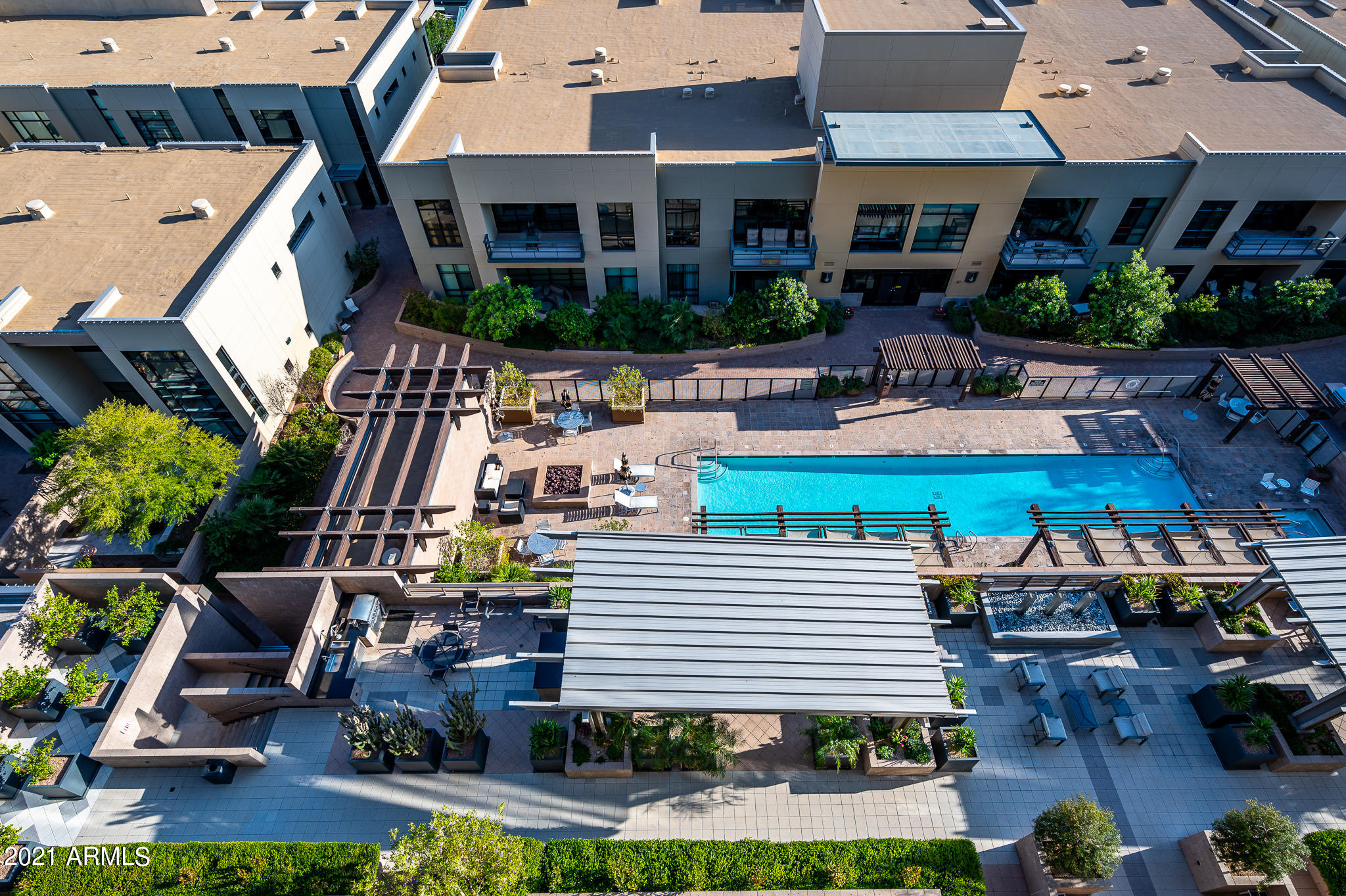PLAZA LOFTS AT KIERLAND COMMONS - Residential