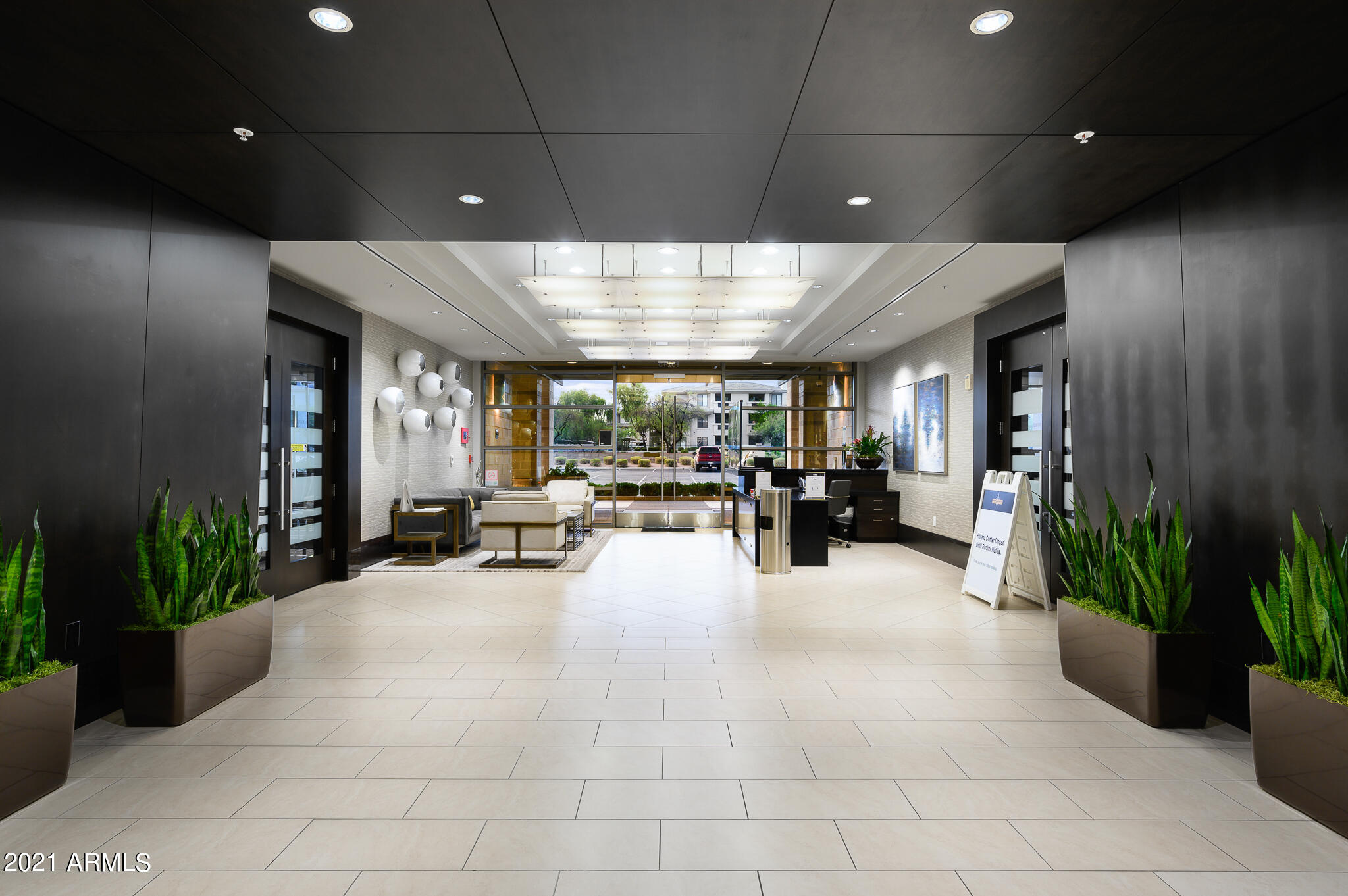 PLAZA LOFTS AT KIERLAND COMMONS - Residential