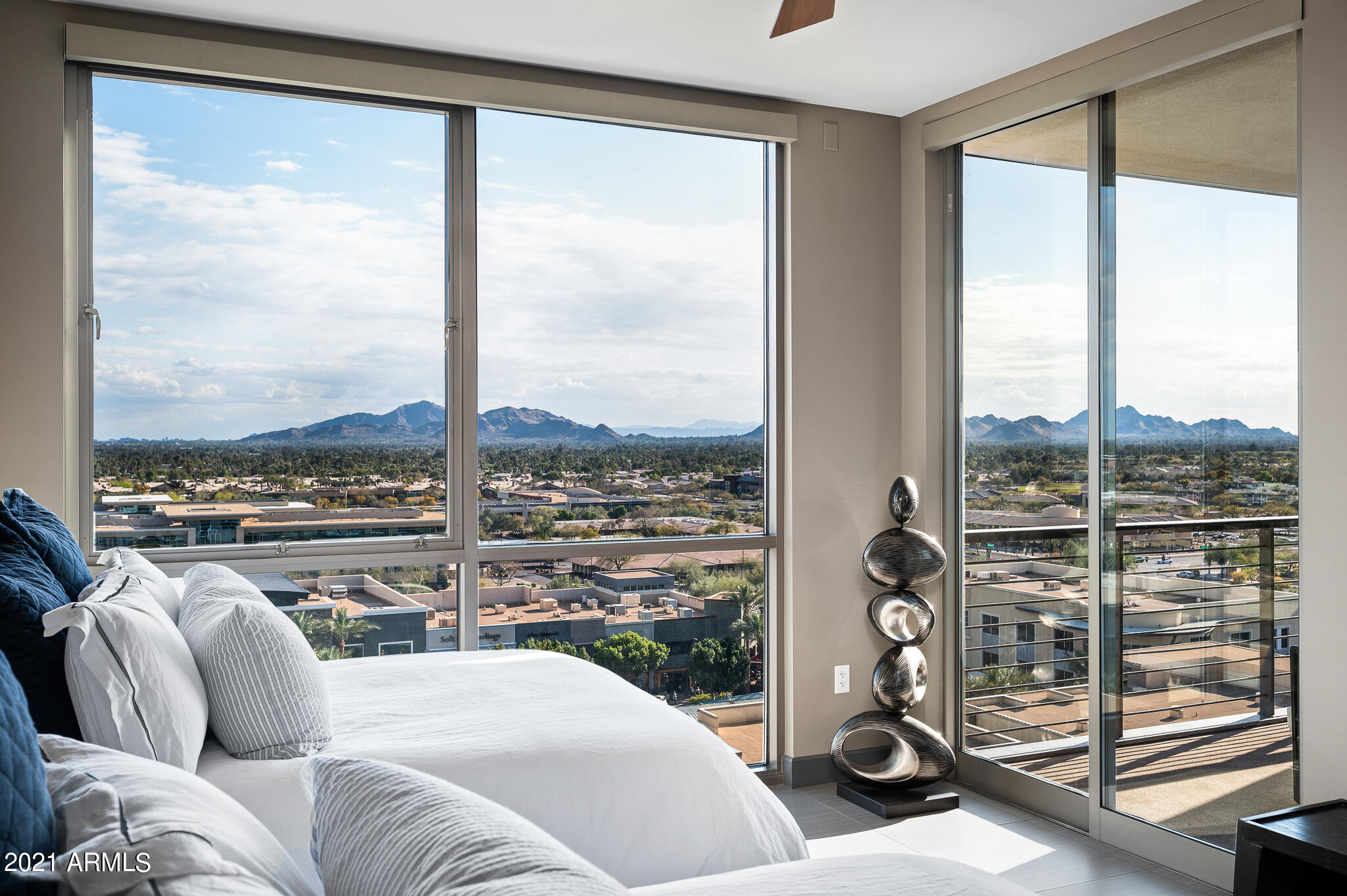 PLAZA LOFTS AT KIERLAND COMMONS - Residential