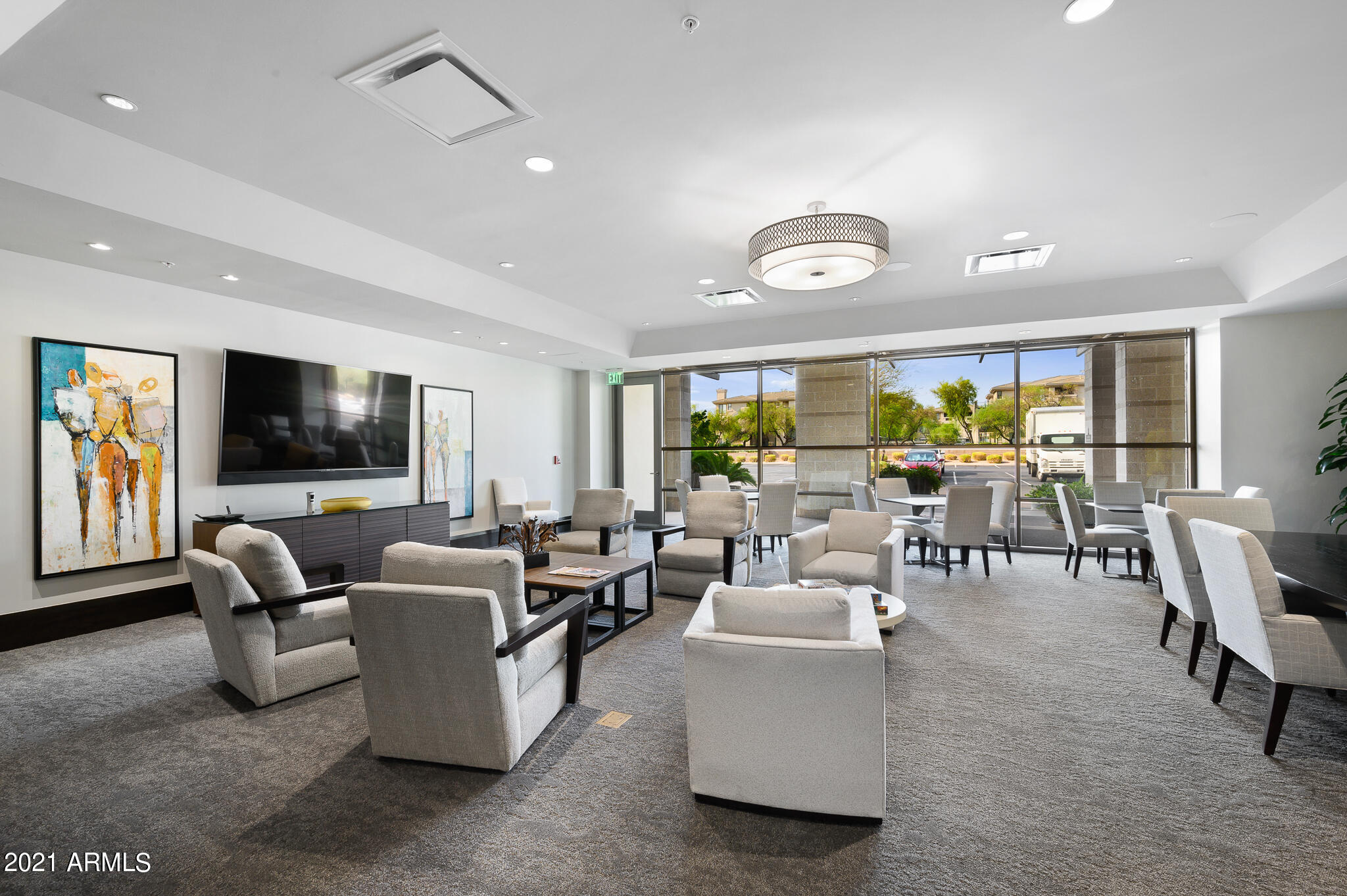 PLAZA LOFTS AT KIERLAND COMMONS - Residential
