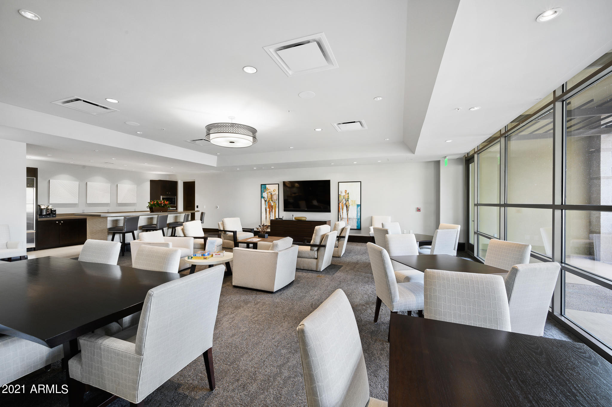 PLAZA LOFTS AT KIERLAND COMMONS - Residential