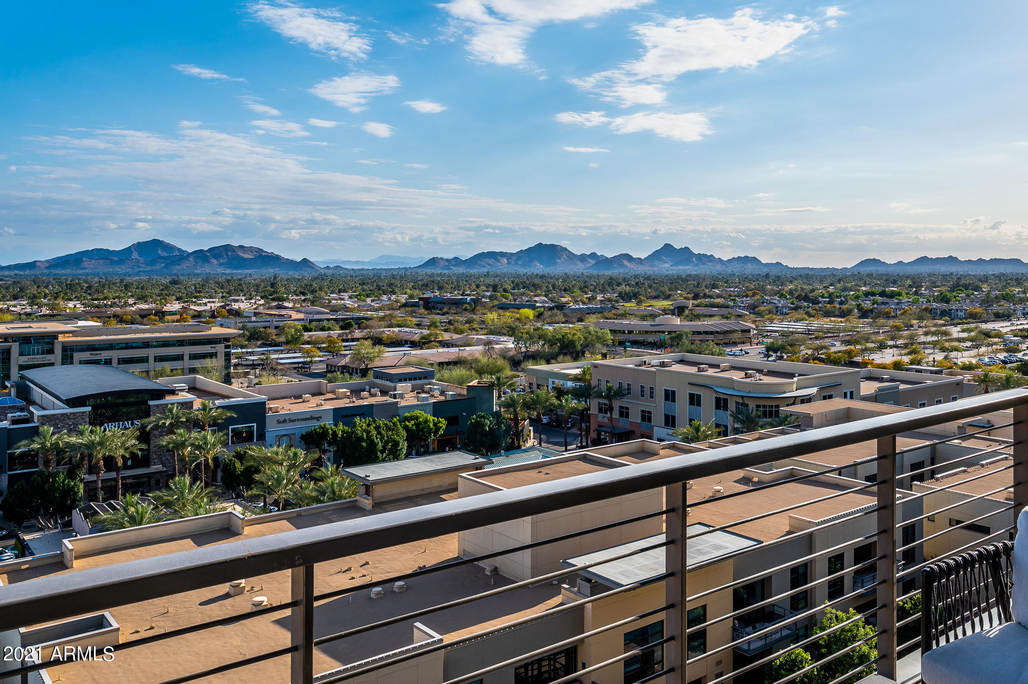 PLAZA LOFTS AT KIERLAND COMMONS - Residential