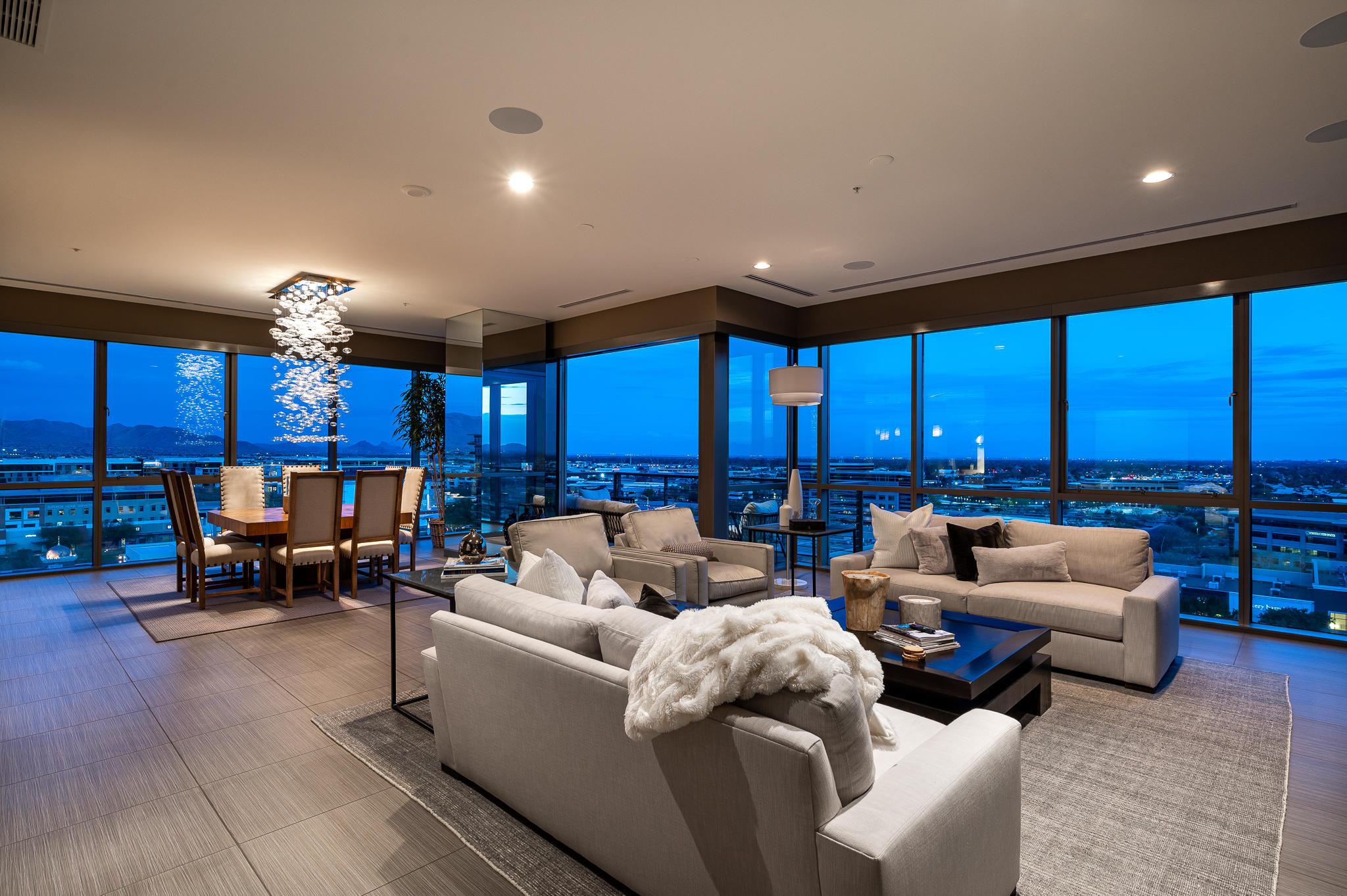 PLAZA LOFTS AT KIERLAND COMMONS - Residential