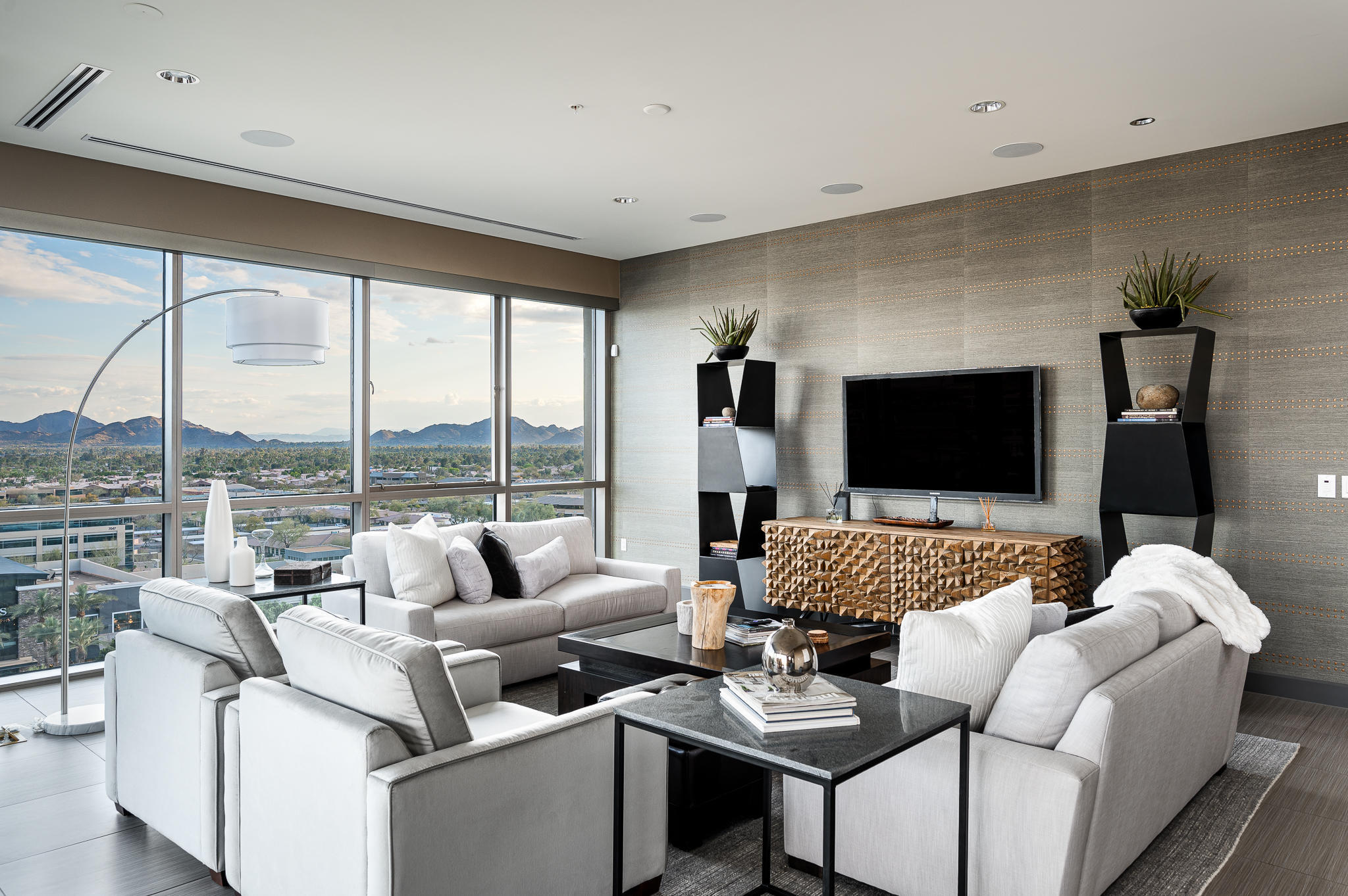 PLAZA LOFTS AT KIERLAND COMMONS - Residential