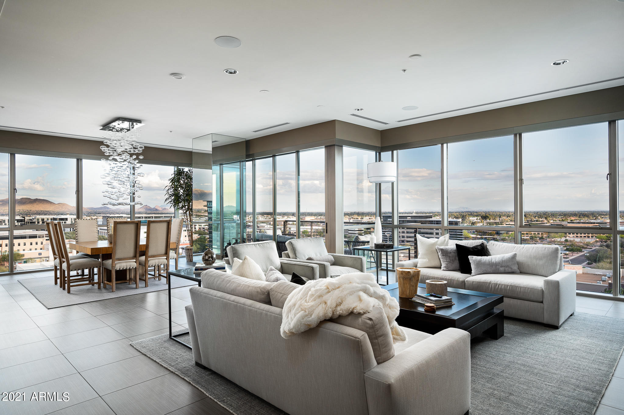 PLAZA LOFTS AT KIERLAND COMMONS - Residential