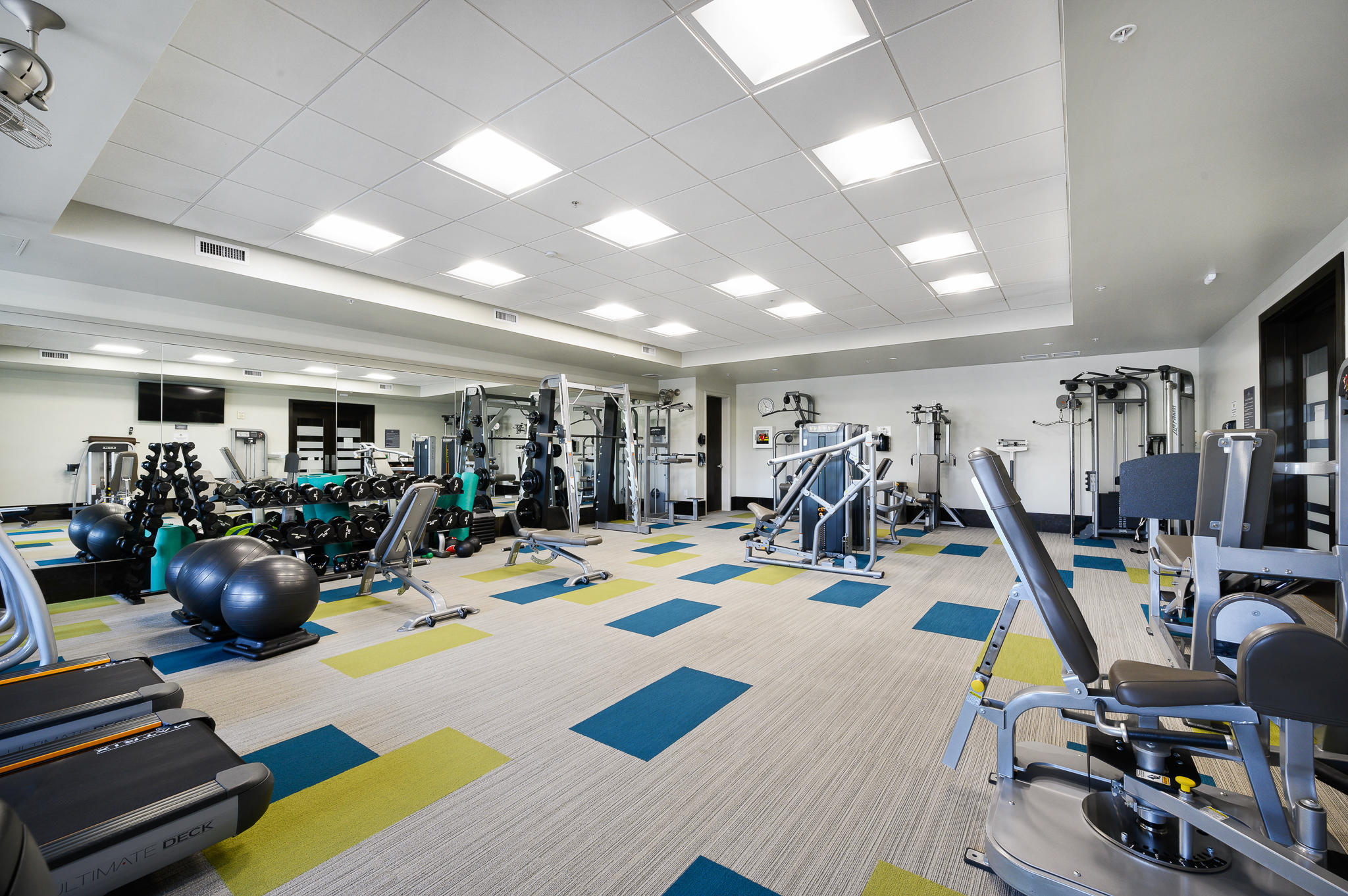PLAZA LOFTS AT KIERLAND COMMONS - Residential