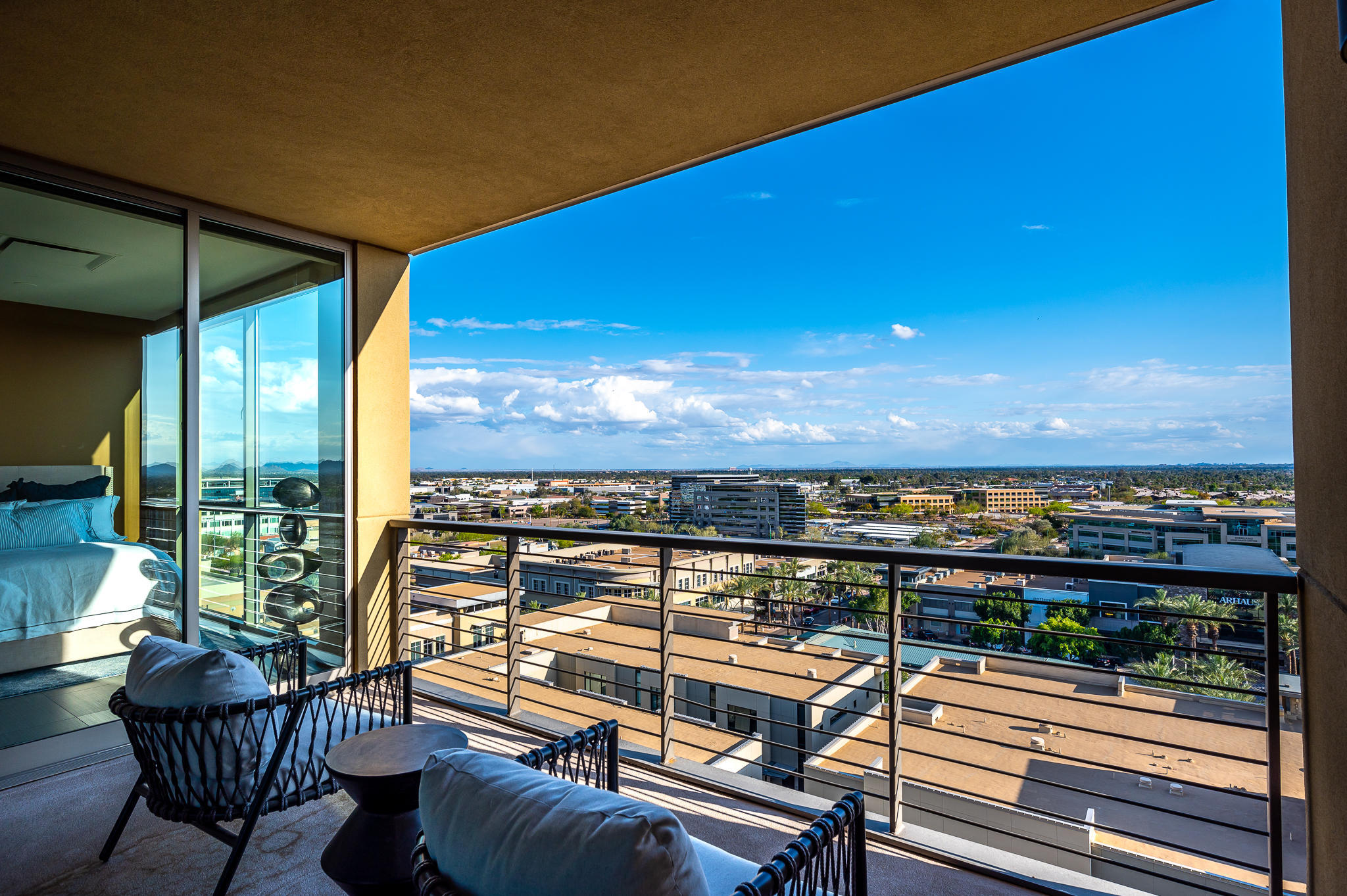PLAZA LOFTS AT KIERLAND COMMONS - Residential