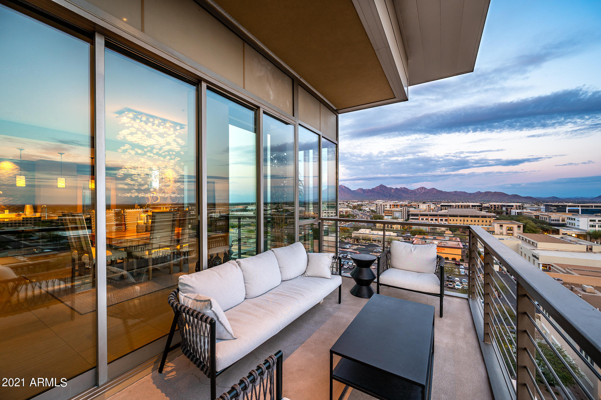 PLAZA LOFTS AT KIERLAND COMMONS - Residential