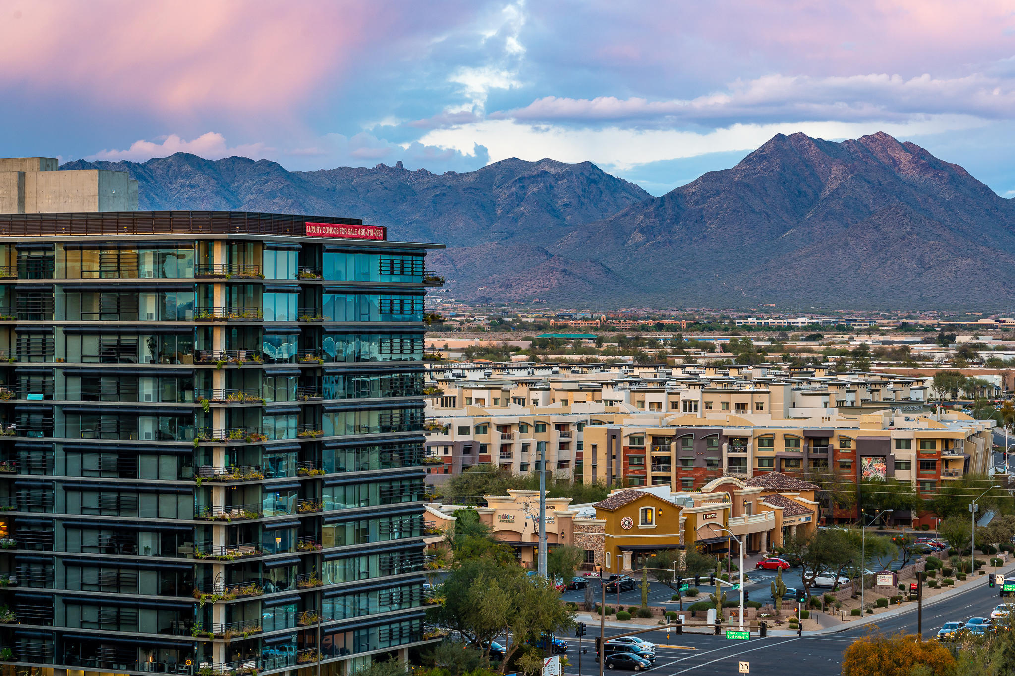 PLAZA LOFTS AT KIERLAND COMMONS - Residential