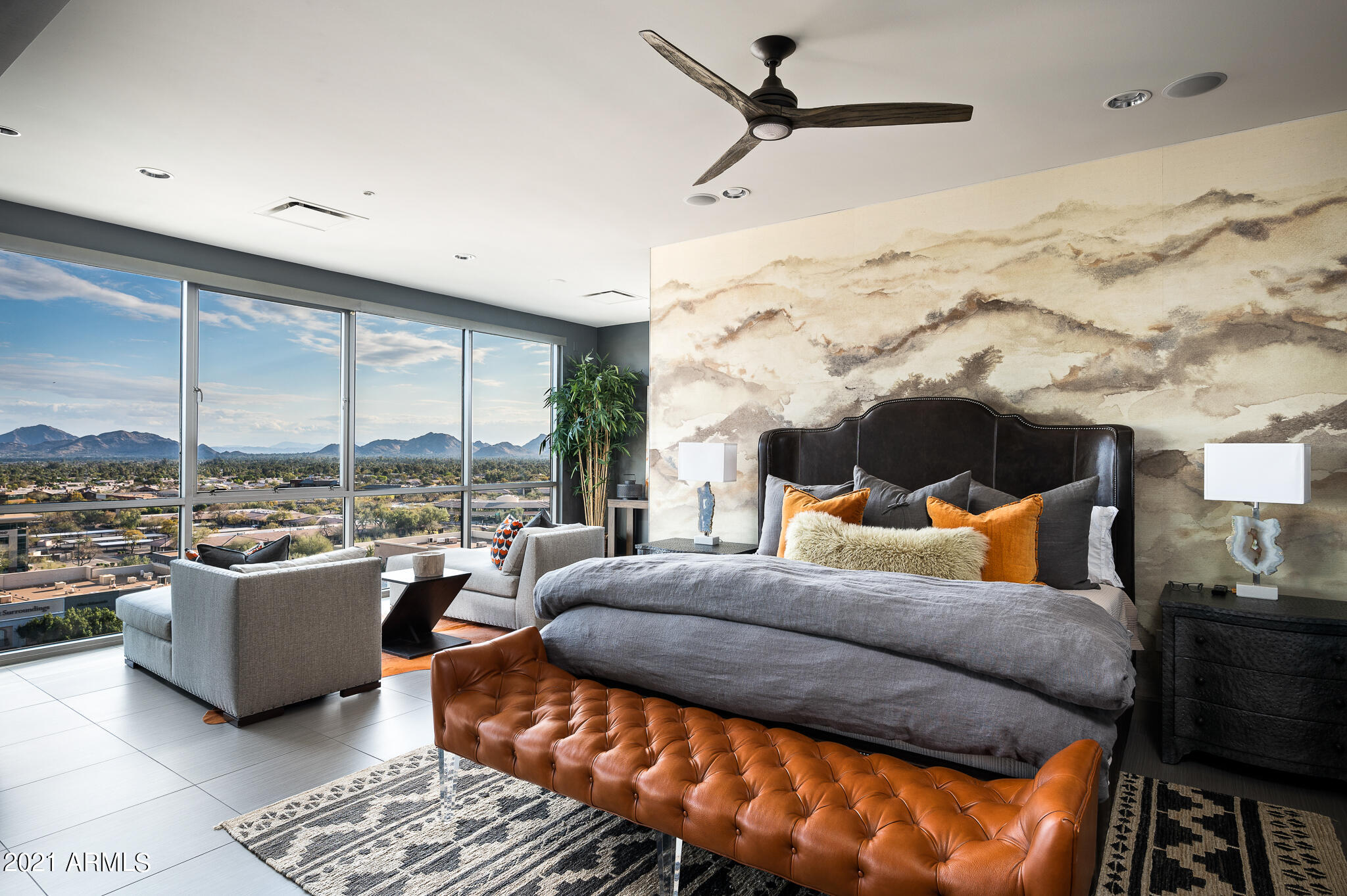 PLAZA LOFTS AT KIERLAND COMMONS - Residential