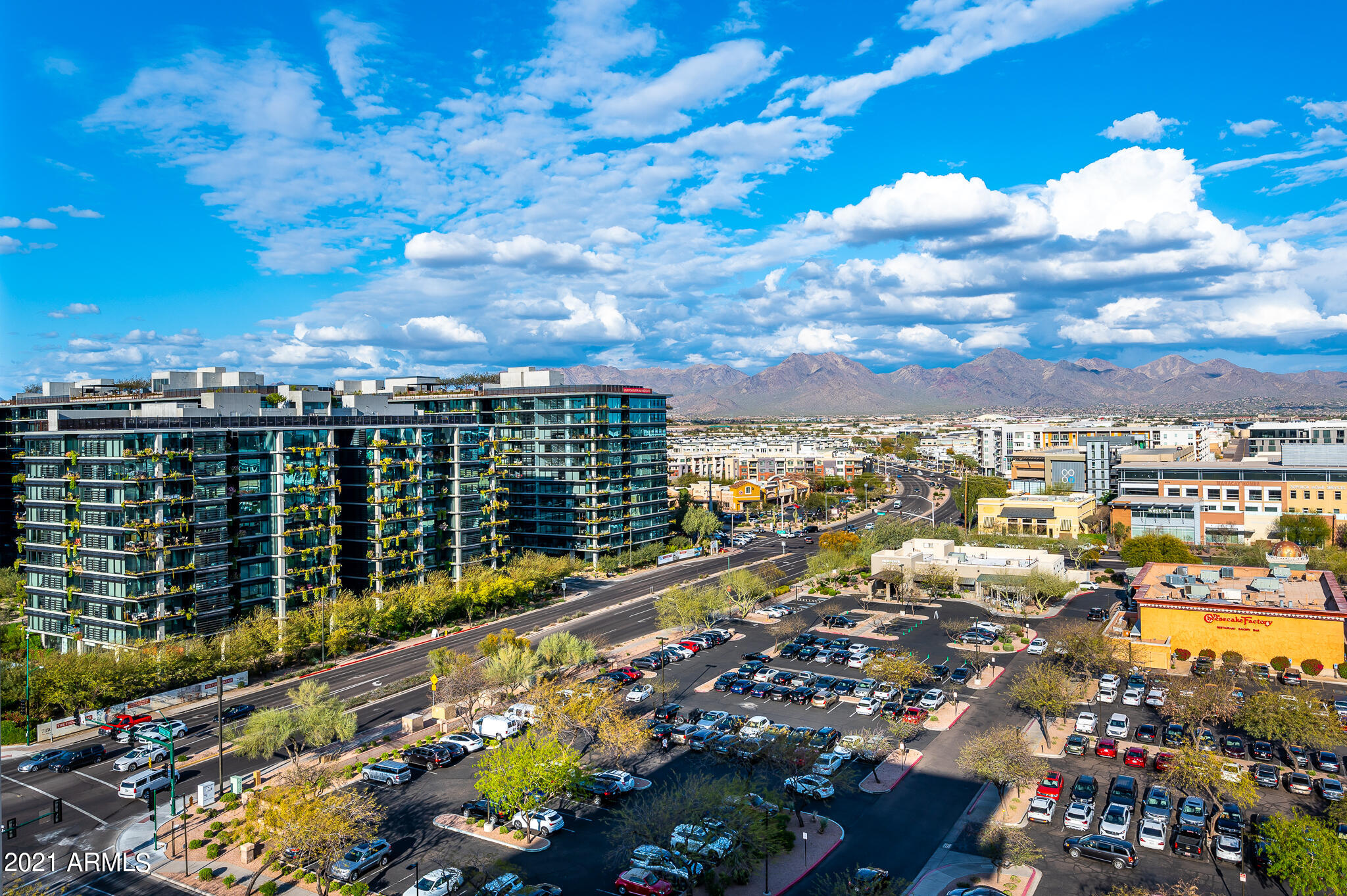 PLAZA LOFTS AT KIERLAND COMMONS - Residential