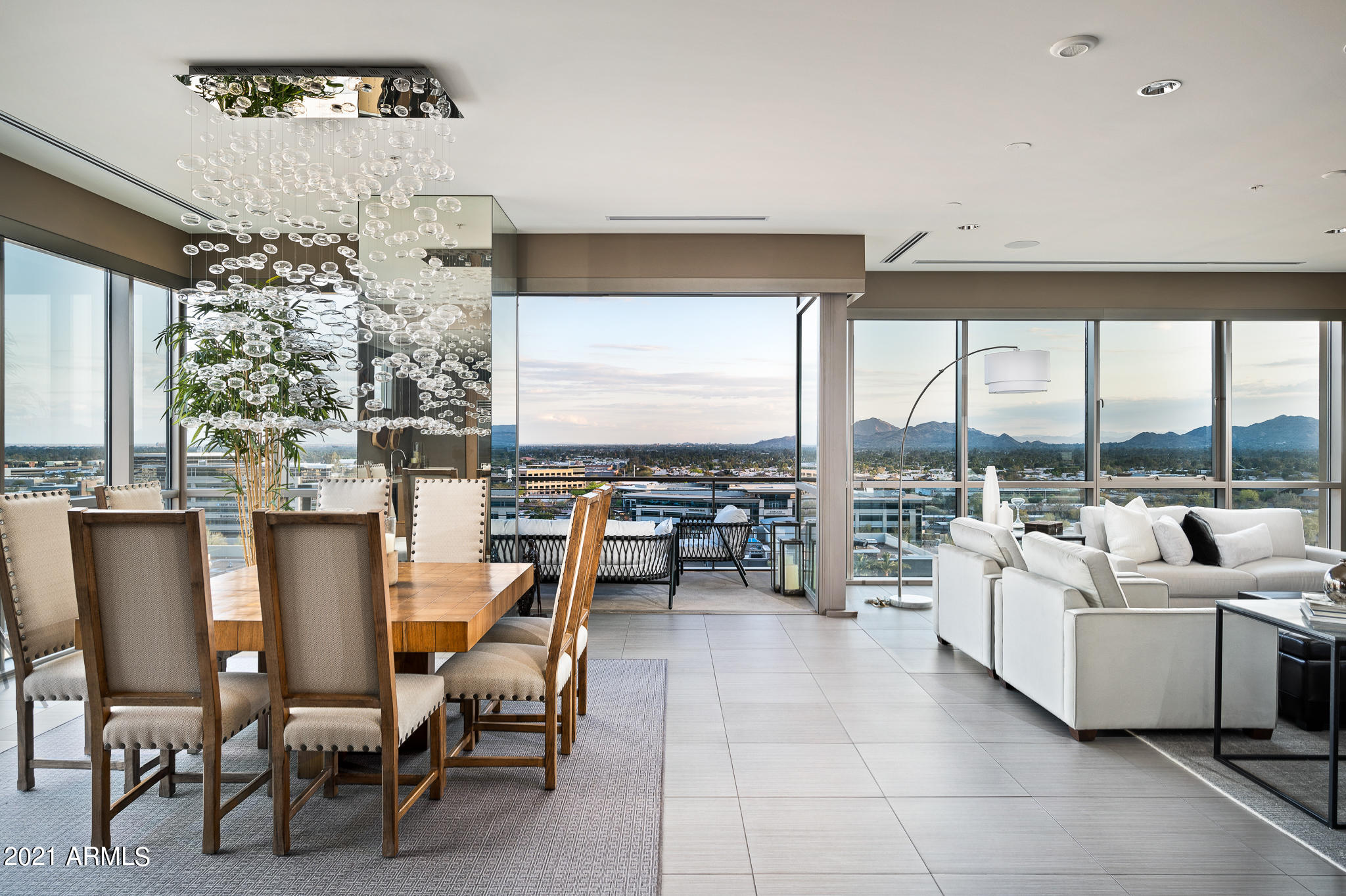 PLAZA LOFTS AT KIERLAND COMMONS - Residential