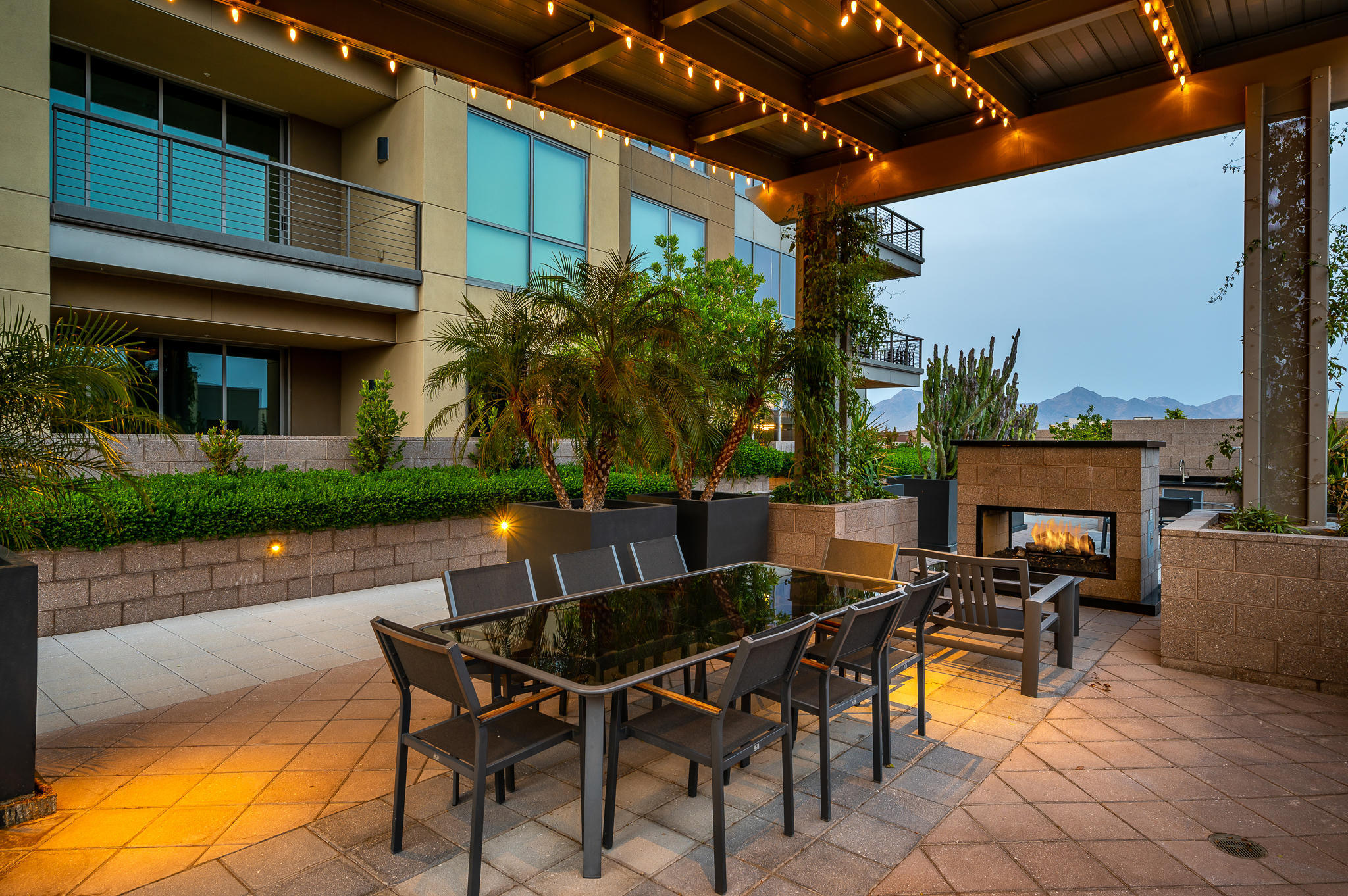 PLAZA LOFTS AT KIERLAND COMMONS - Residential