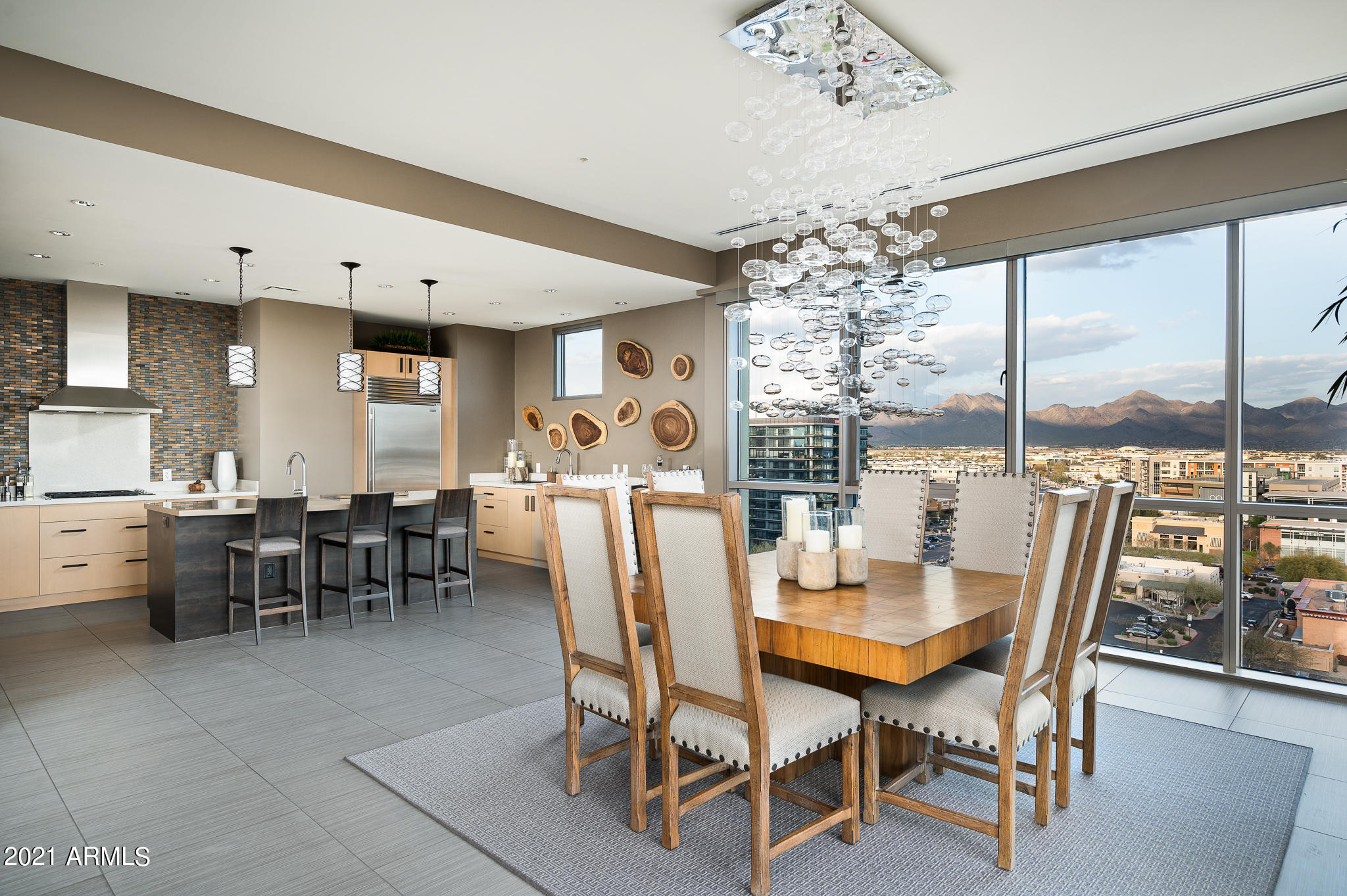PLAZA LOFTS AT KIERLAND COMMONS - Residential