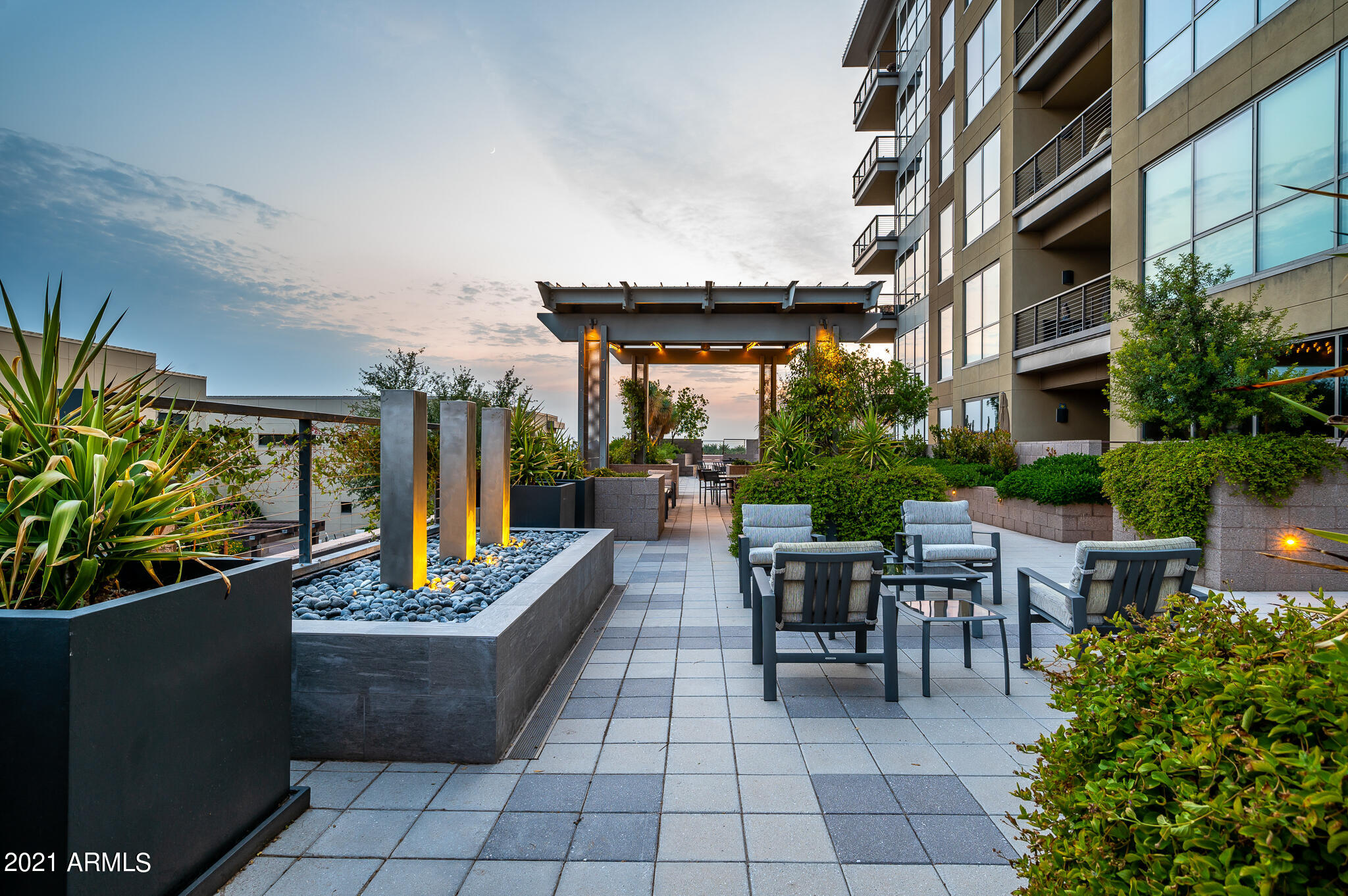 PLAZA LOFTS AT KIERLAND COMMONS - Residential