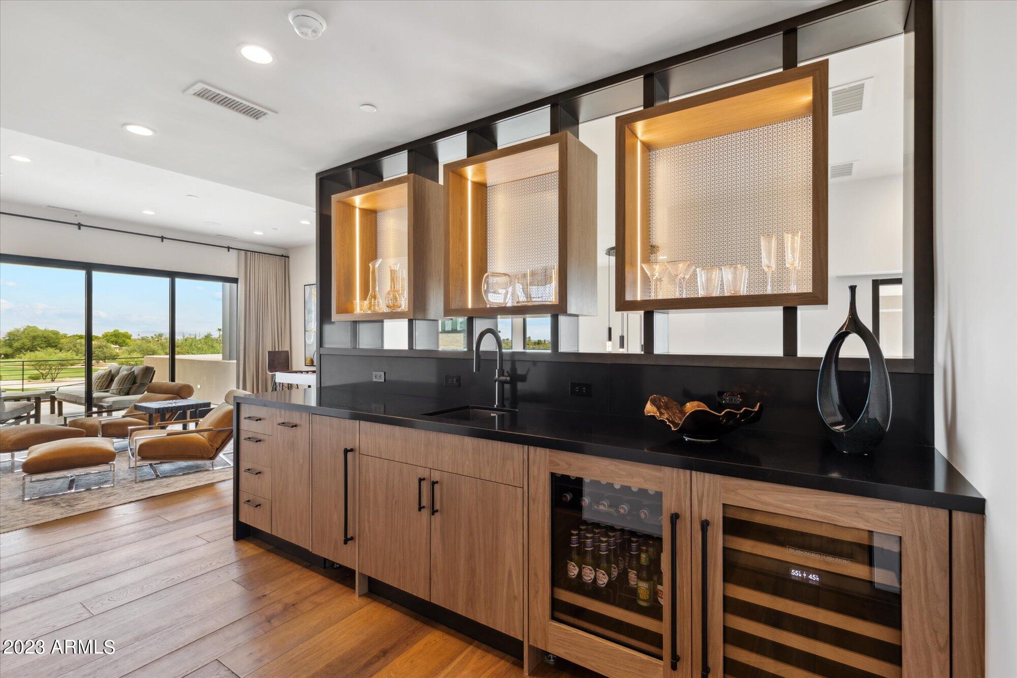 PHOENICIAN - Residential