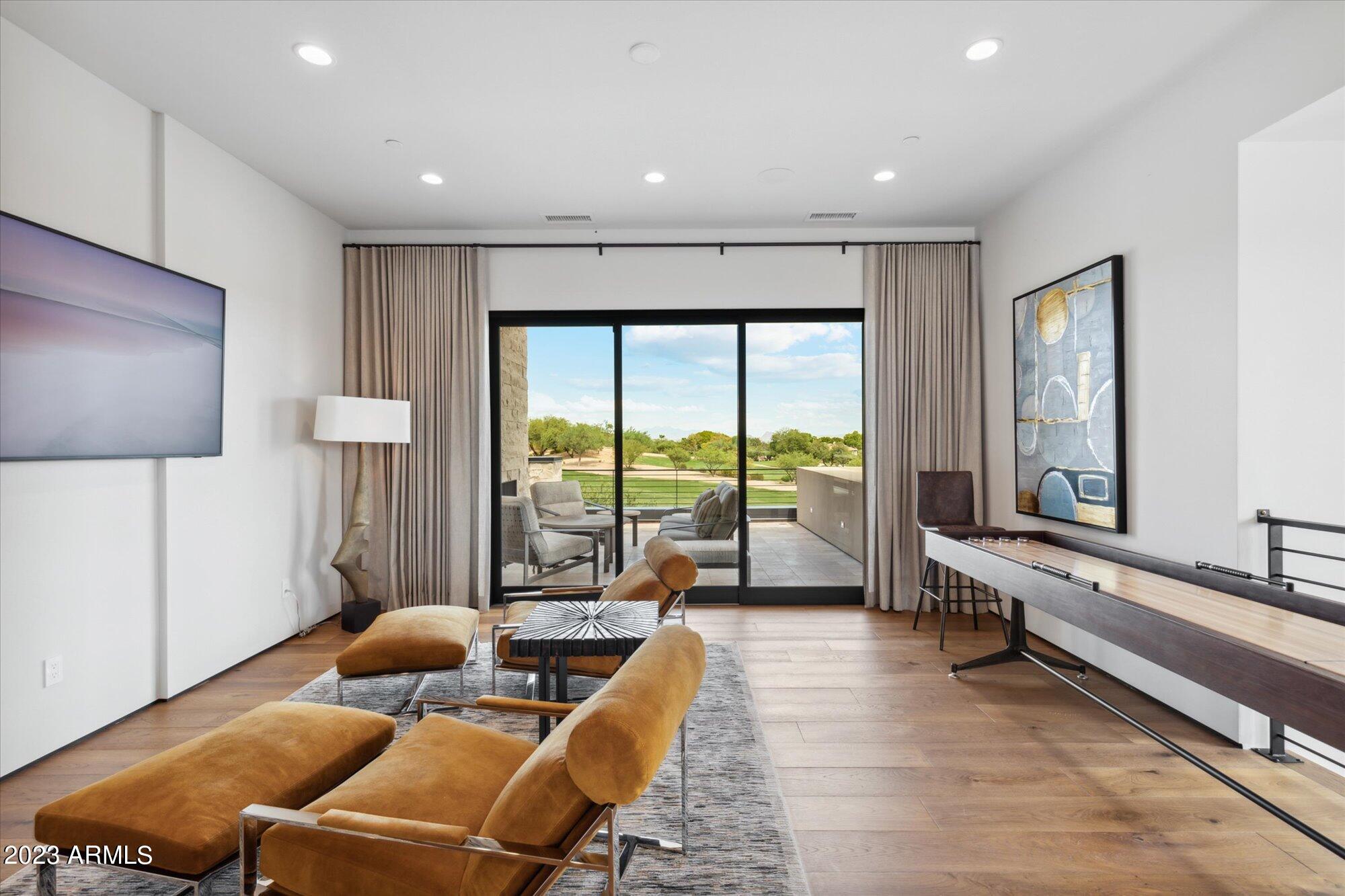 PHOENICIAN - Residential