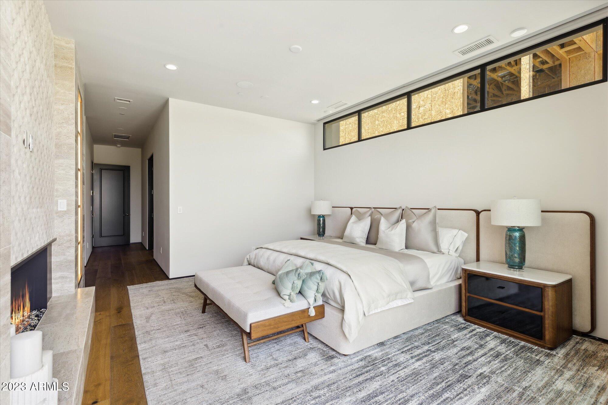 PHOENICIAN - Residential