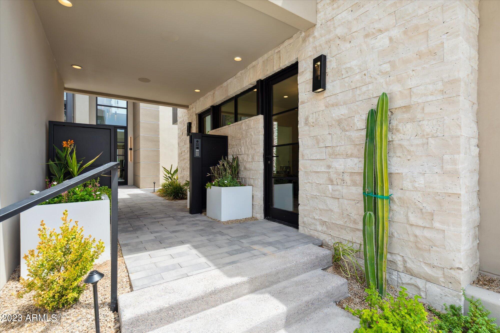 PHOENICIAN - Residential