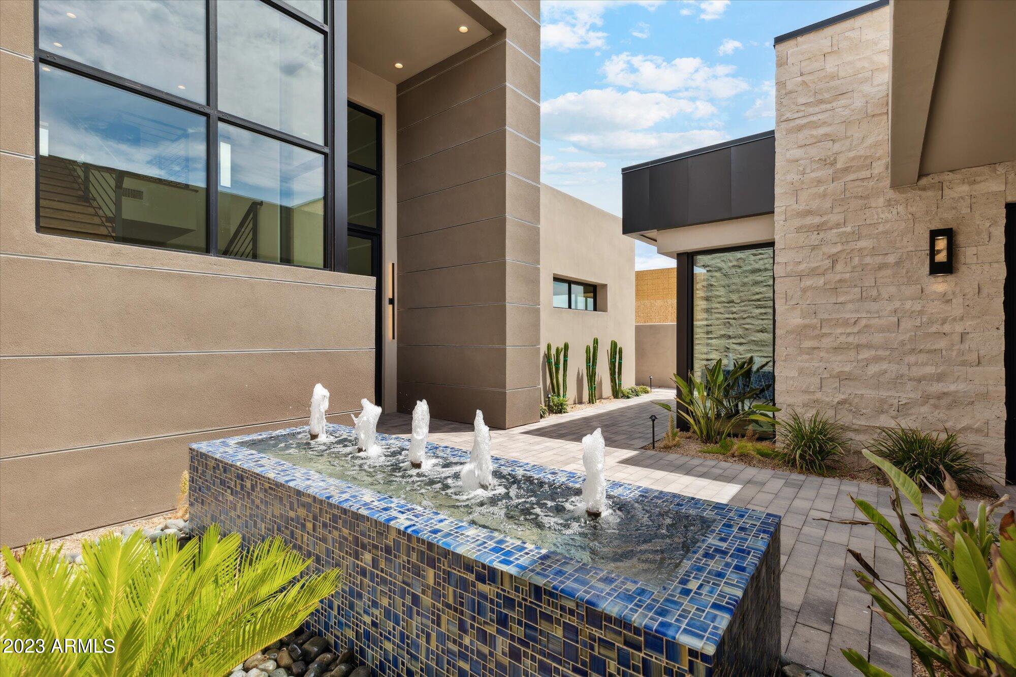 PHOENICIAN - Residential